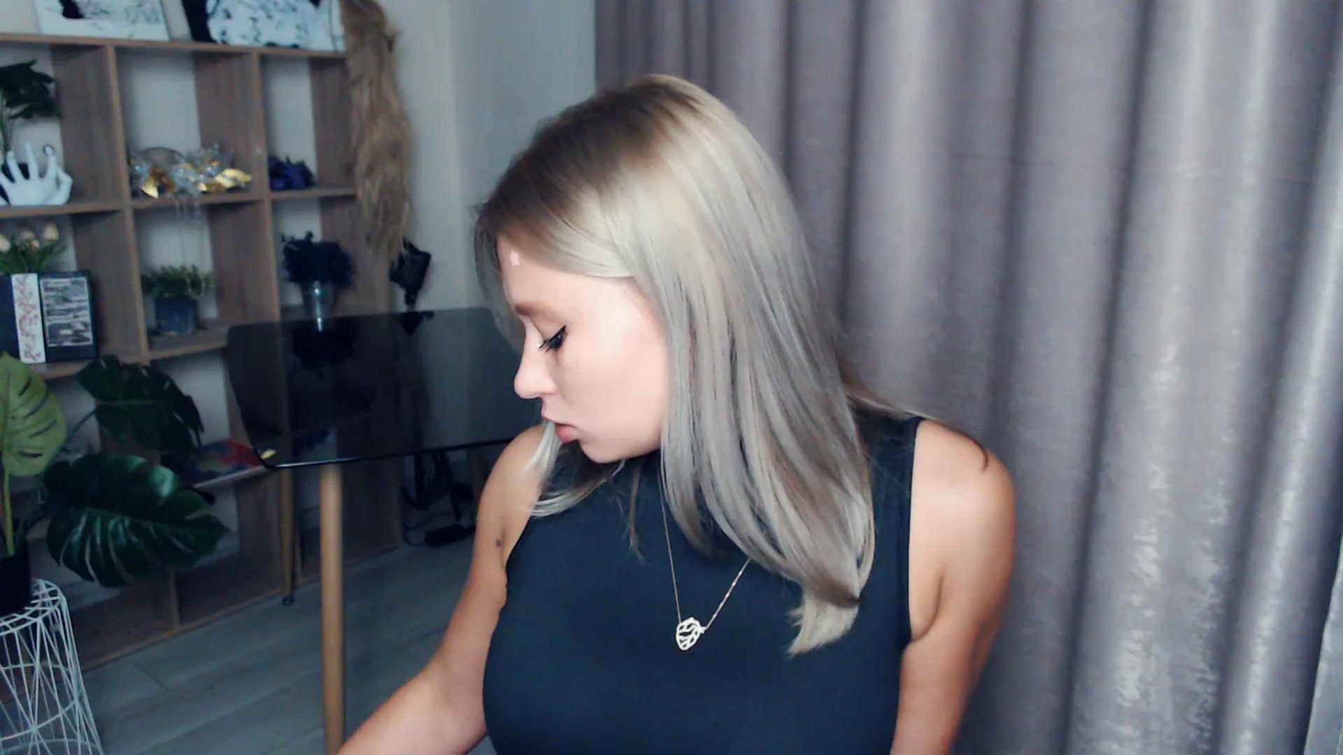 Gallery image thumbnail from Kukla_kolduna's myfreecams stream on, 11/06/2025, 19:22 image 11 of 20