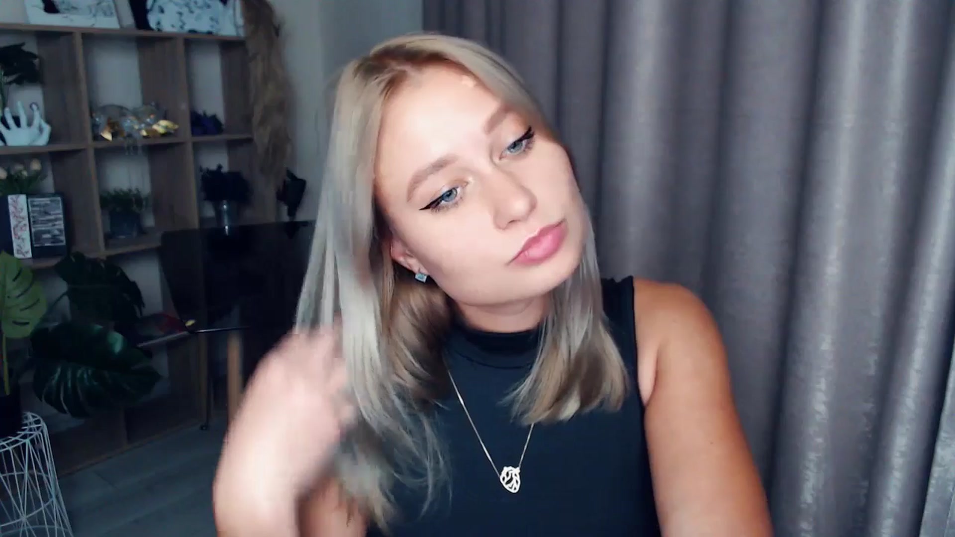 Gallery image thumbnail from Kukla_kolduna's myfreecams stream on, 11/06/2025, 19:22 image 3 of 20