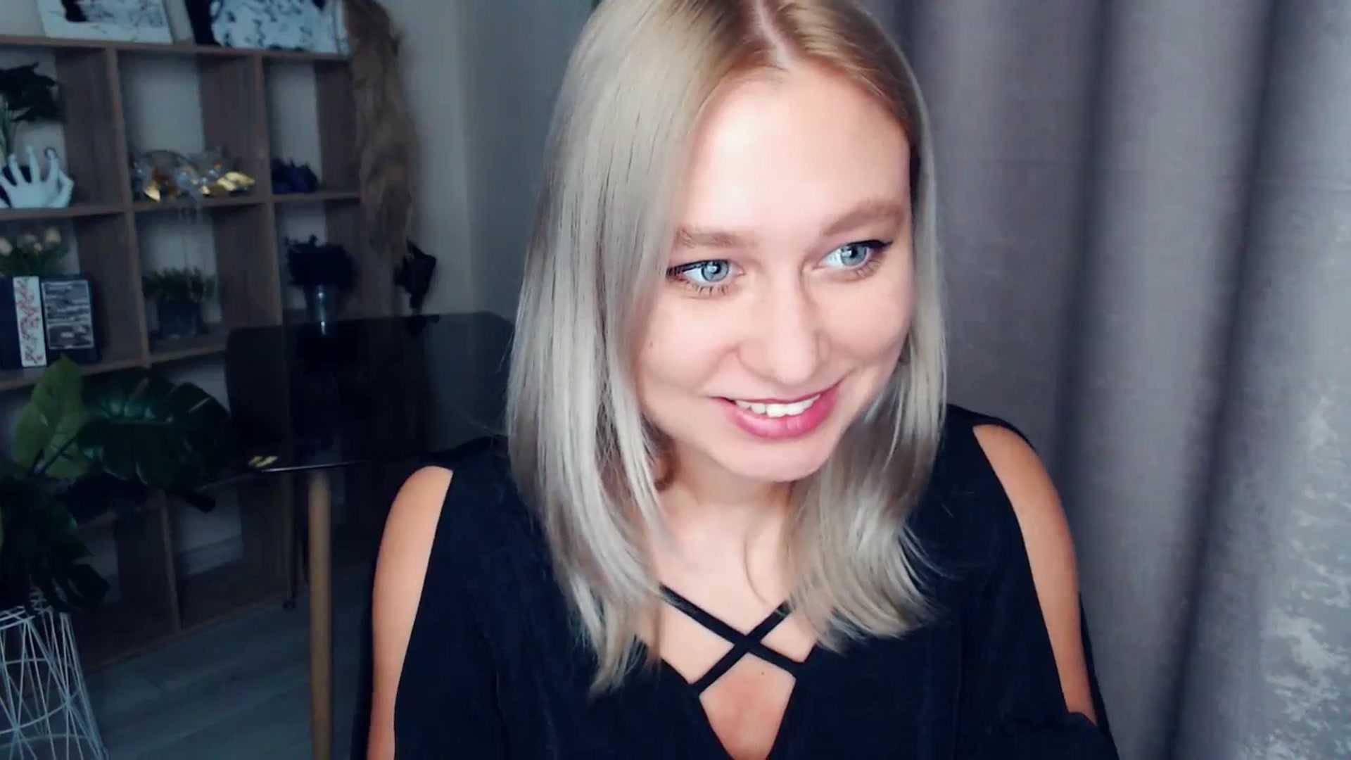 Gallery image thumbnail from Kukla_kolduna's myfreecams stream on, 11/07/2025, 17:15 image 3 of 20