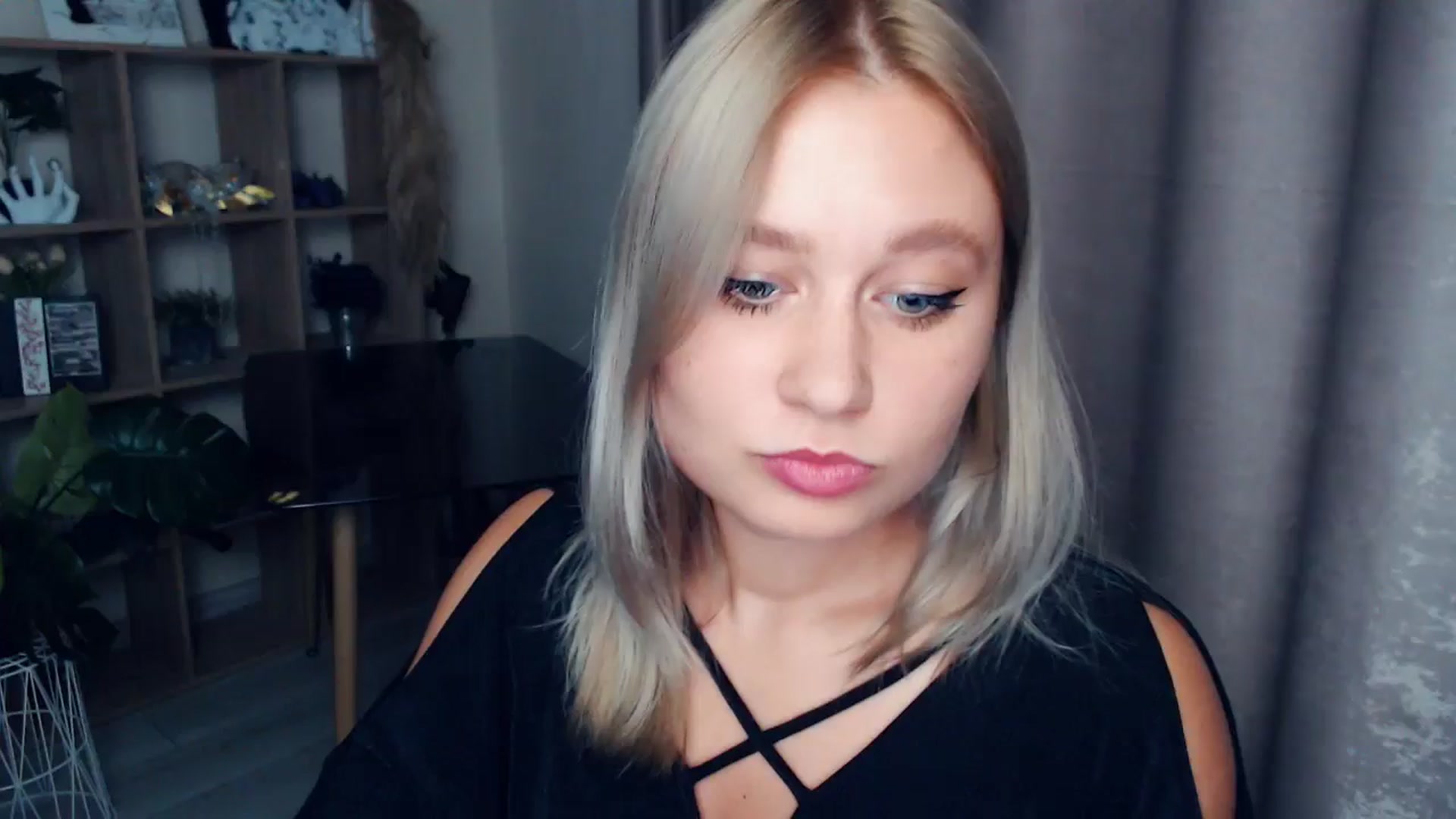 Gallery image thumbnail from Kukla_kolduna's myfreecams stream on, 11/07/2025, 17:15 image 9 of 20
