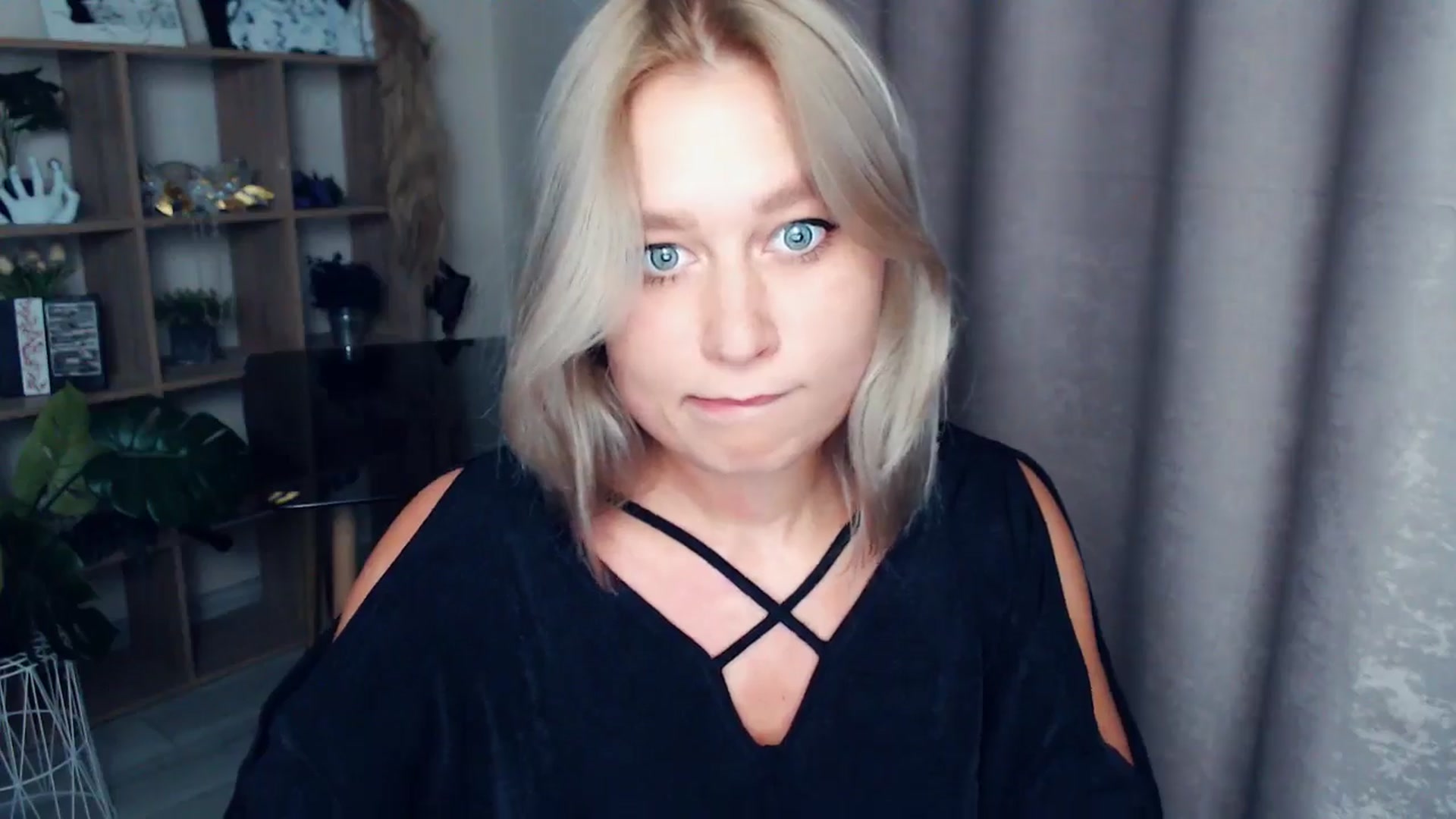 Gallery image thumbnail from Kukla_kolduna's myfreecams stream on, 11/07/2025, 17:15 image 12 of 20