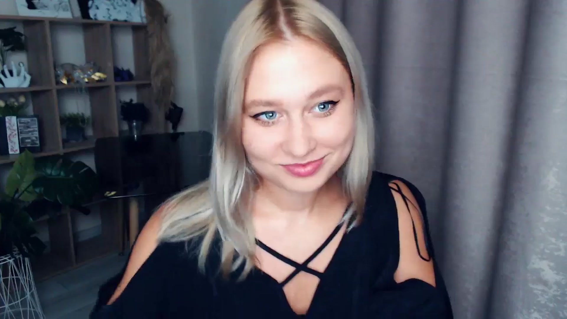 Gallery image thumbnail from Kukla_kolduna's myfreecams stream on, 11/07/2025, 17:15 image 19 of 20