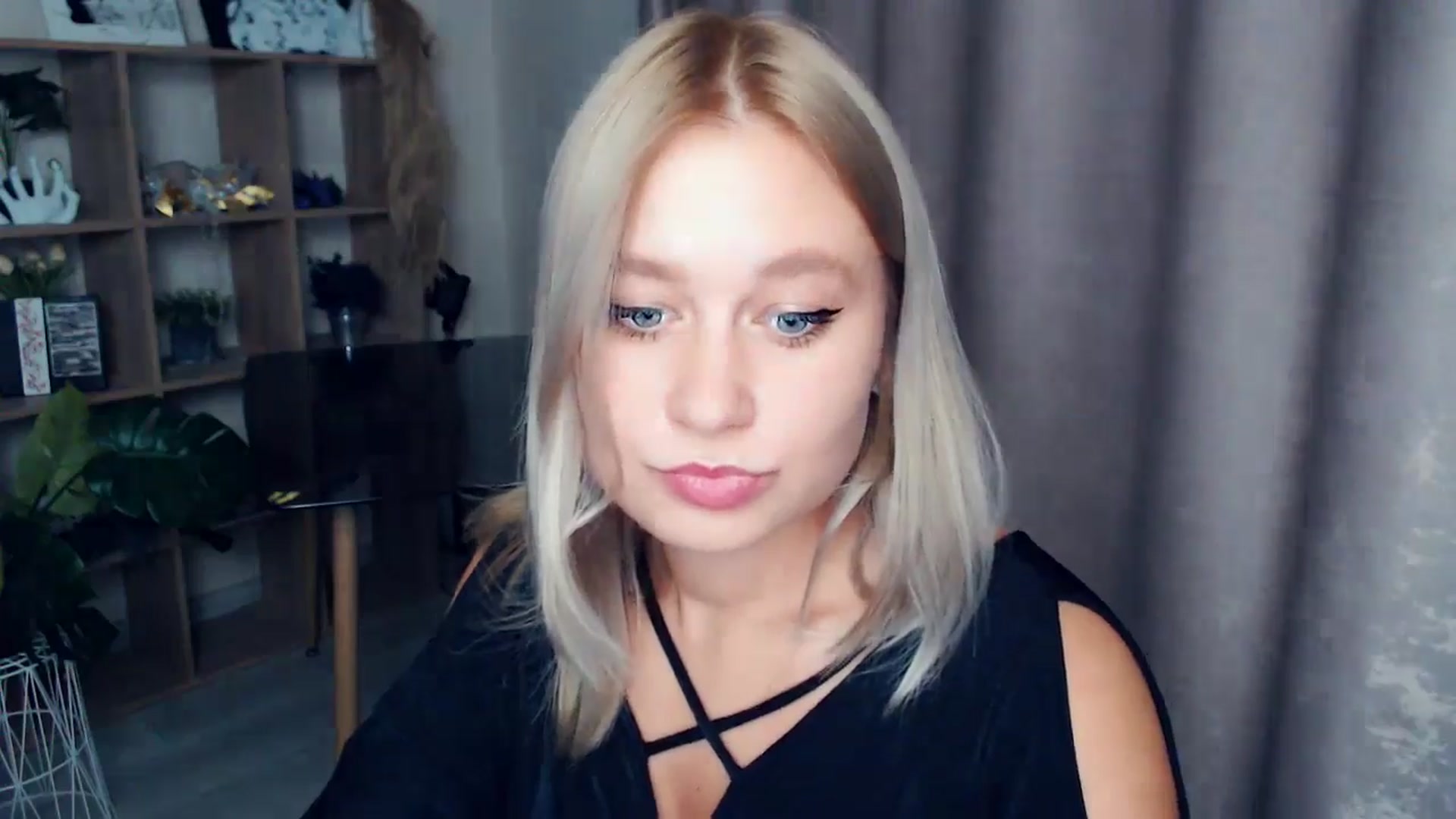 Gallery image thumbnail from Kukla_kolduna's myfreecams stream on, 11/07/2025, 17:15 image 8 of 20