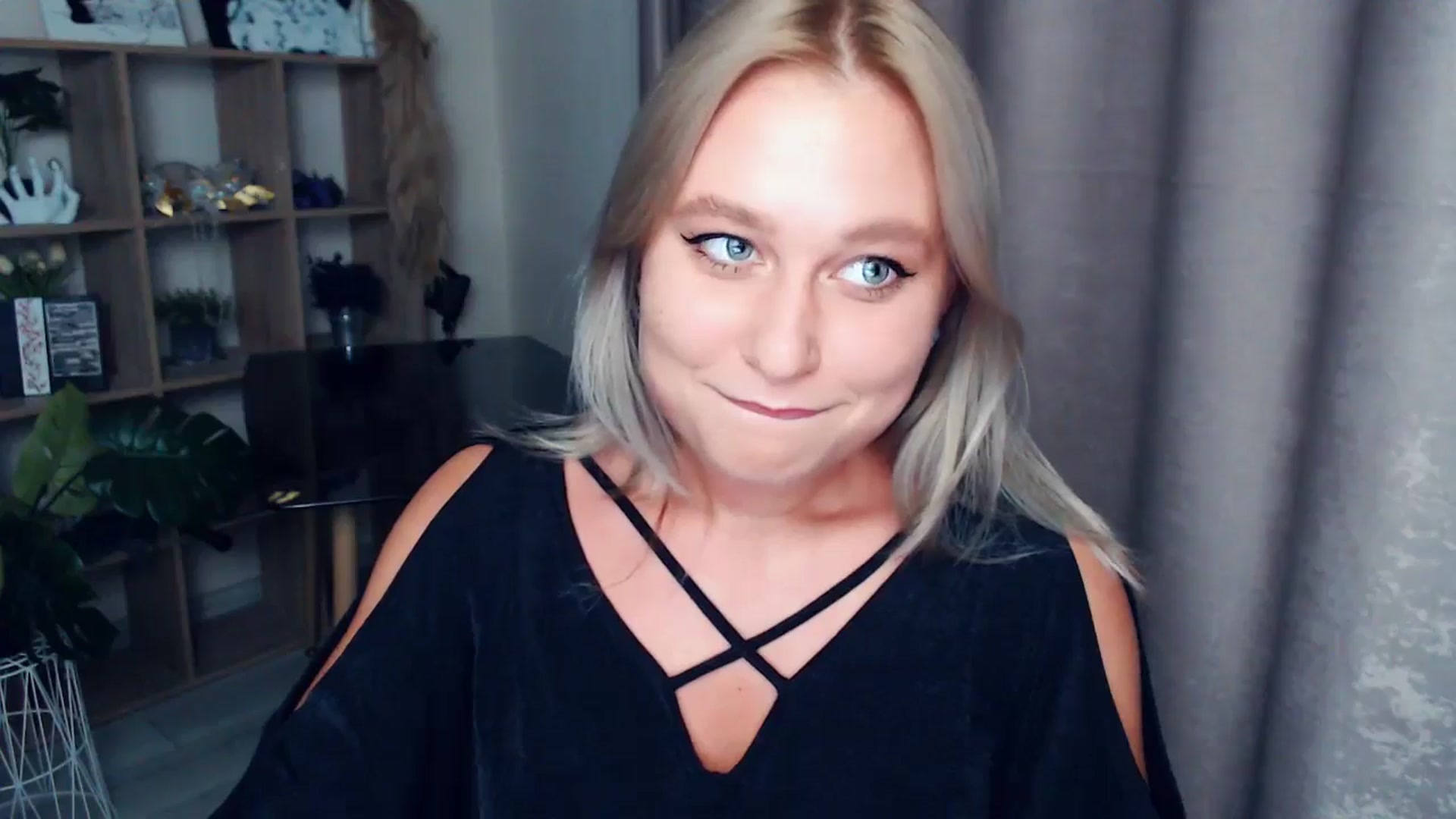 Gallery image thumbnail from Kukla_kolduna's myfreecams stream on, 11/07/2025, 17:15 image 10 of 20
