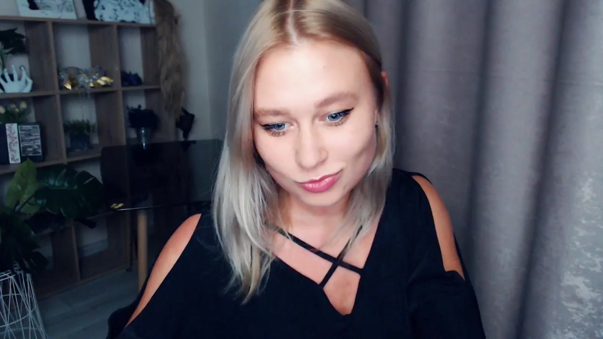 Gallery image thumbnail from Kukla_kolduna's myfreecams stream on, 11/07/2025, 17:15 image 13 of 20