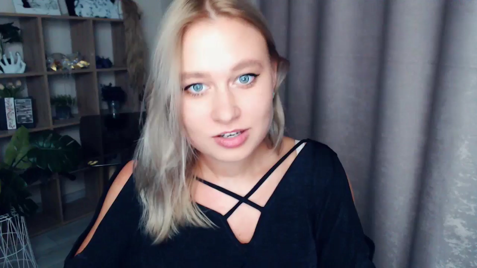 Gallery image thumbnail from Kukla_kolduna's myfreecams stream on, 11/07/2025, 17:15 image 14 of 20