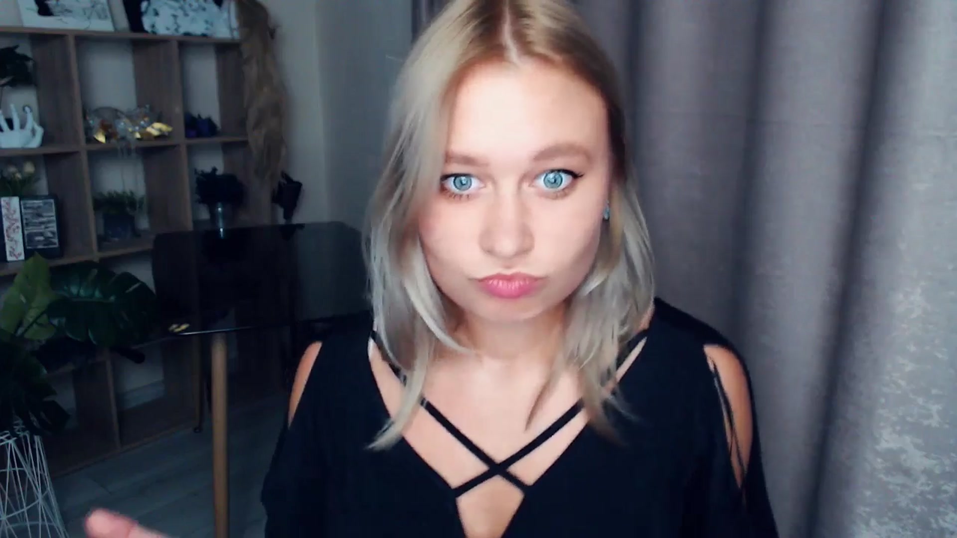 Gallery image thumbnail from Kukla_kolduna's myfreecams stream on, 11/07/2025, 17:41 image 4 of 20