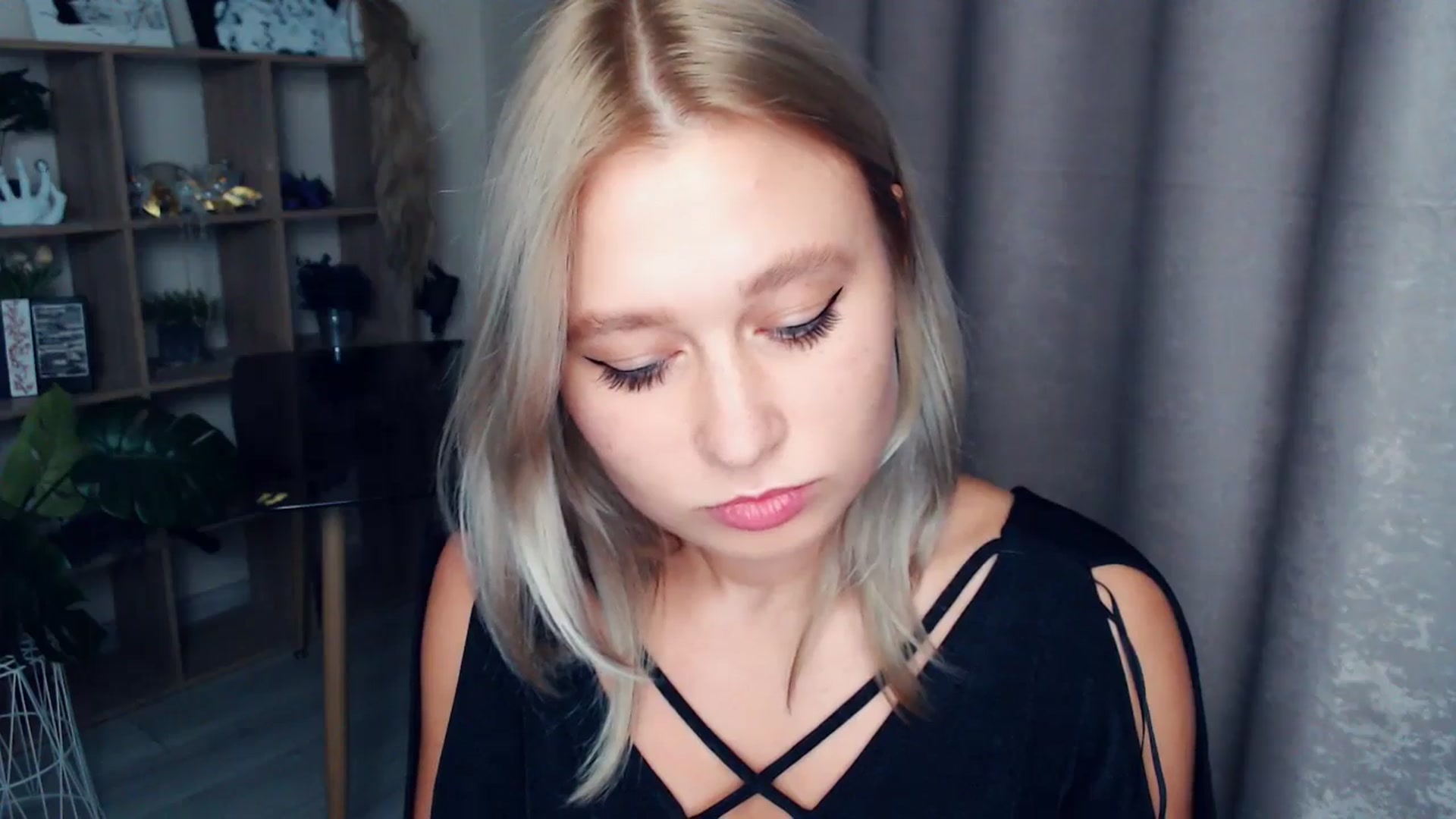 Gallery image thumbnail from Kukla_kolduna's myfreecams stream on, 11/07/2025, 17:41 image 5 of 20