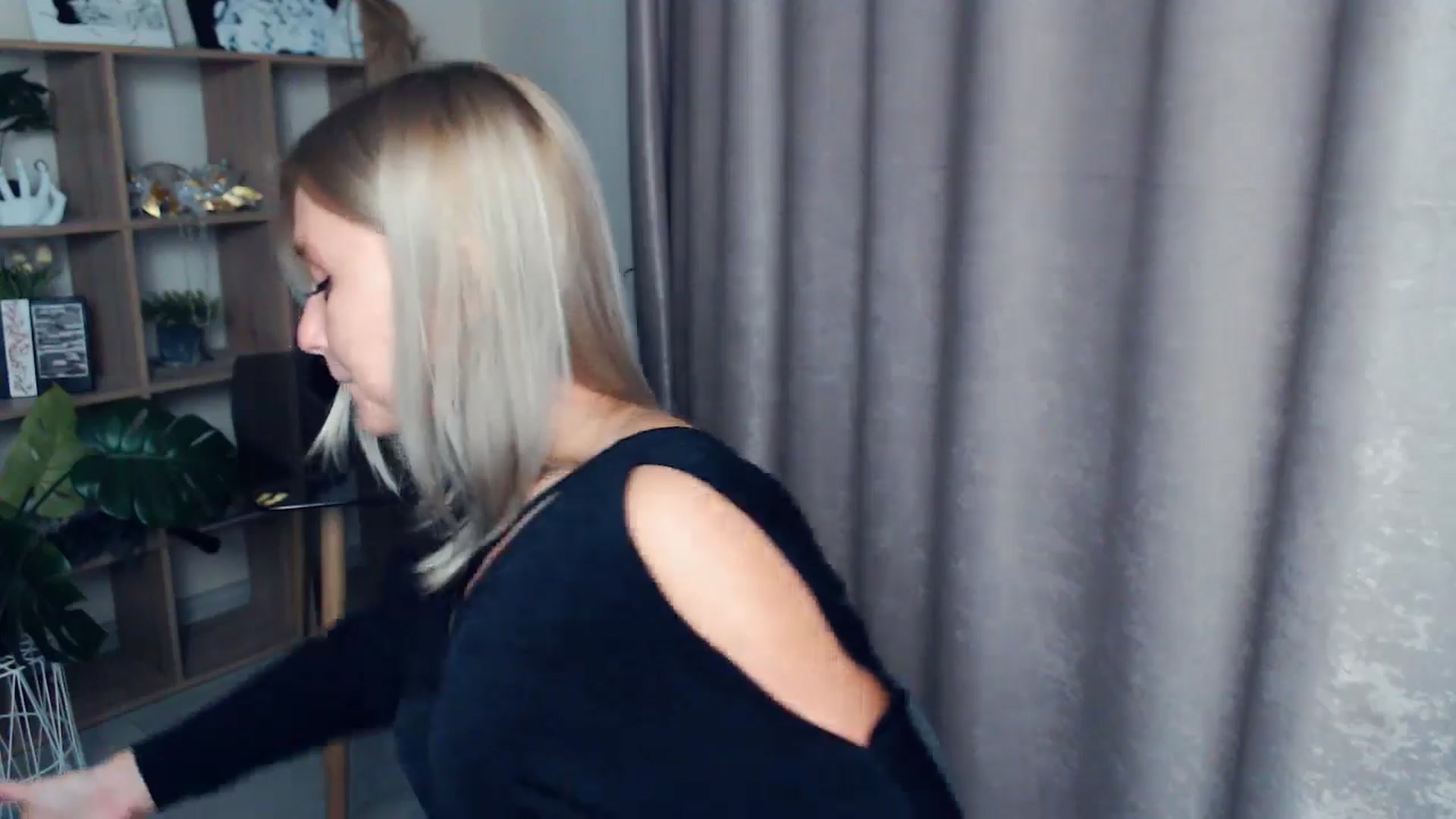 Gallery image thumbnail from Kukla_kolduna's myfreecams stream on, 11/07/2025, 17:41 image 12 of 20