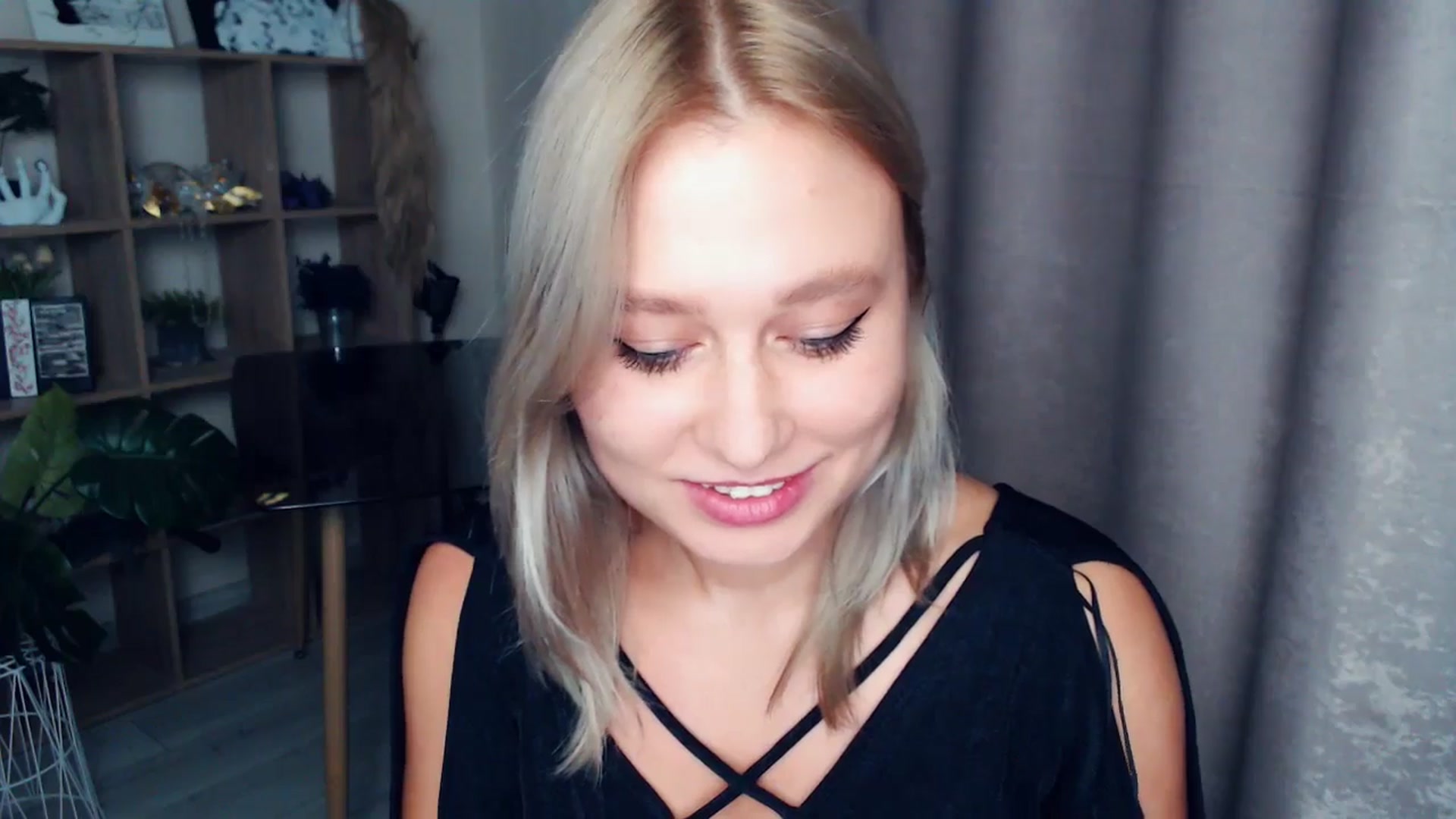 Gallery image thumbnail from Kukla_kolduna's myfreecams stream on, 11/07/2025, 17:41 image 3 of 20