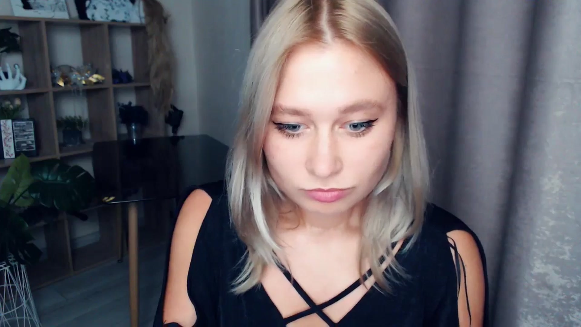 Gallery image thumbnail from Kukla_kolduna's myfreecams stream on, 11/07/2025, 17:41 image 11 of 20