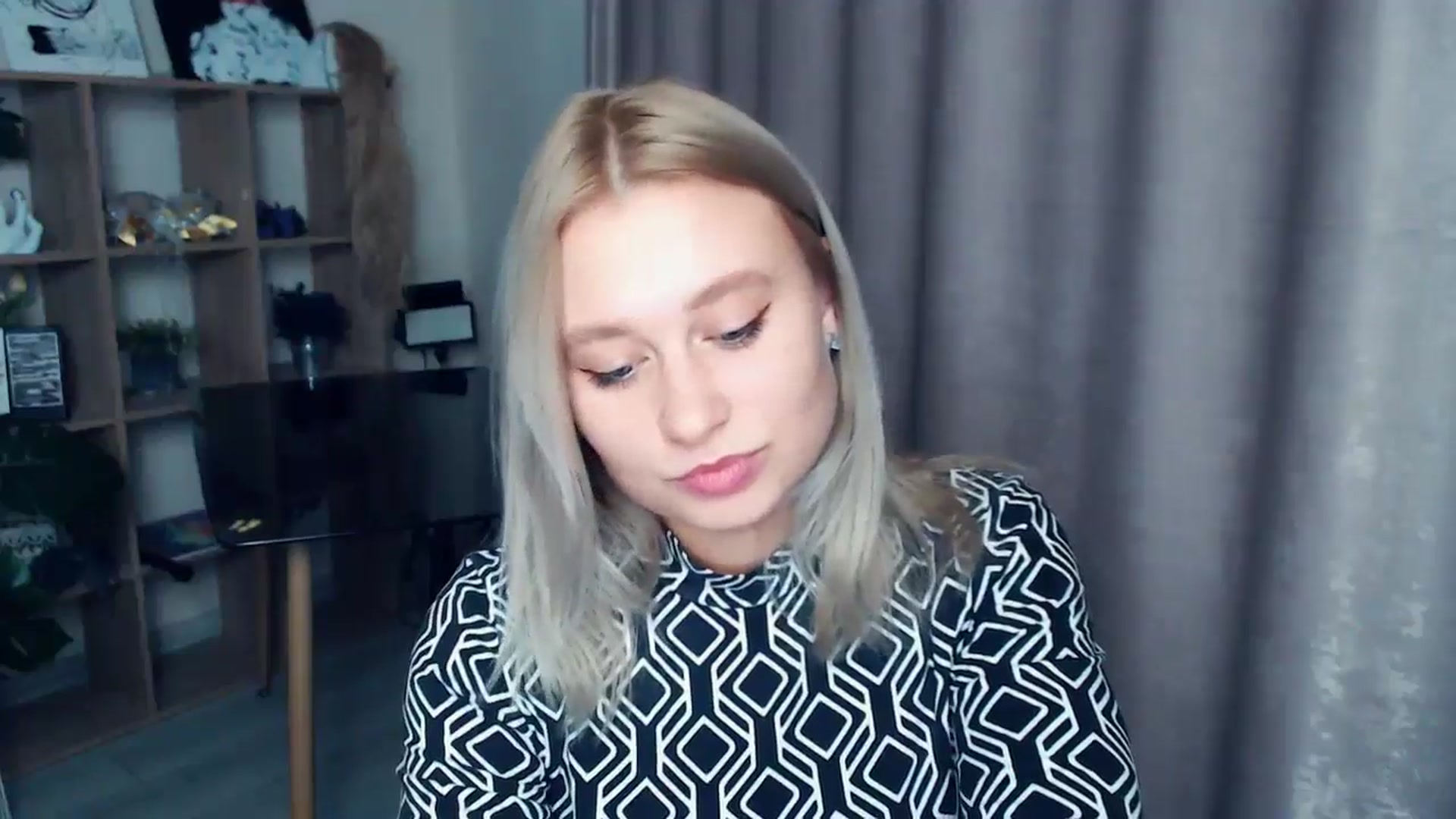 Gallery image thumbnail from Kukla_kolduna's myfreecams stream on, 11/08/2025, 17:24 image 17 of 20