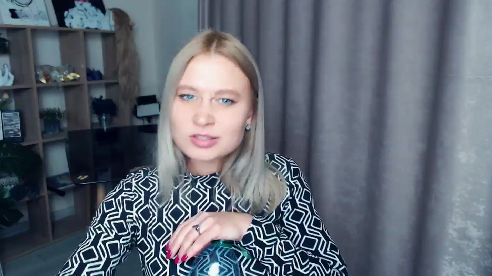 Gallery image thumbnail from Kukla_kolduna's myfreecams stream on, 11/08/2025, 18:51 image 13 of 20