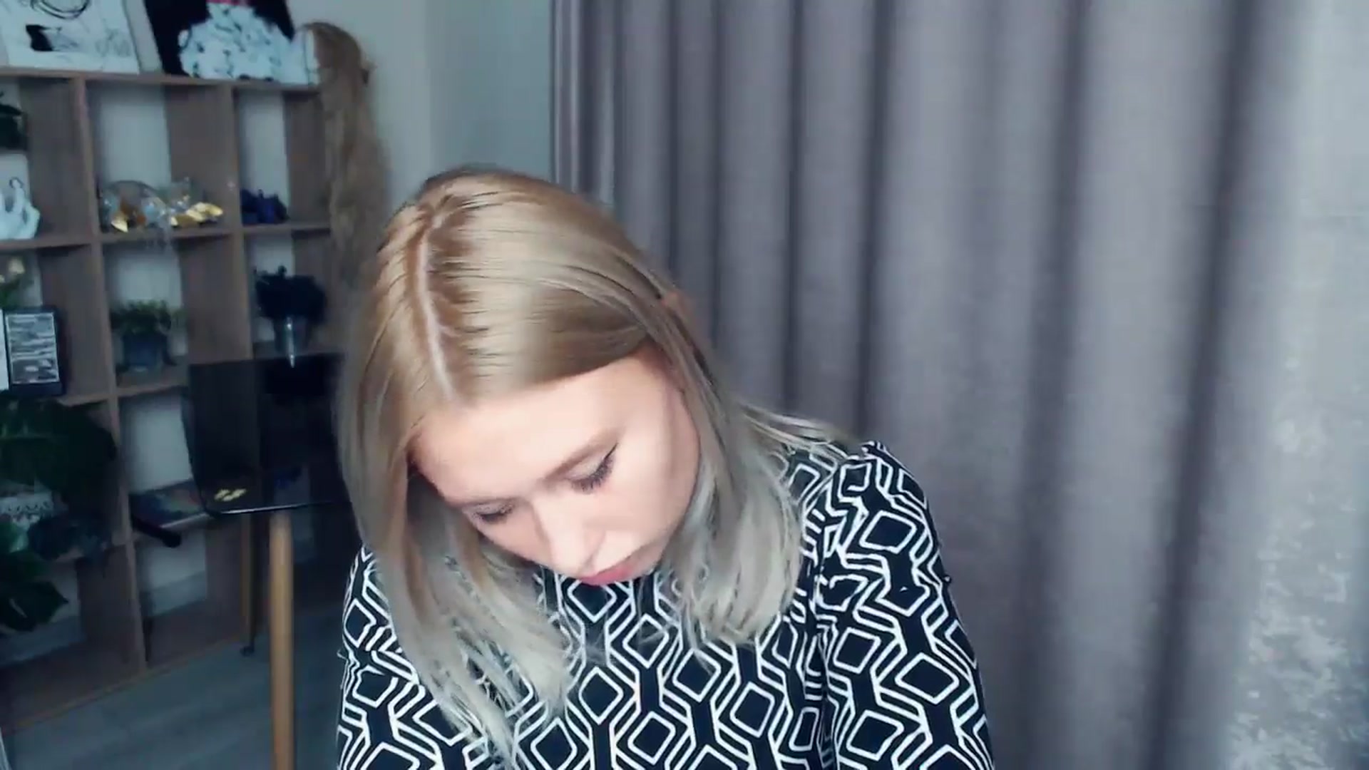 Gallery image thumbnail from Kukla_kolduna's myfreecams stream on, 11/08/2025, 18:51 image 15 of 20