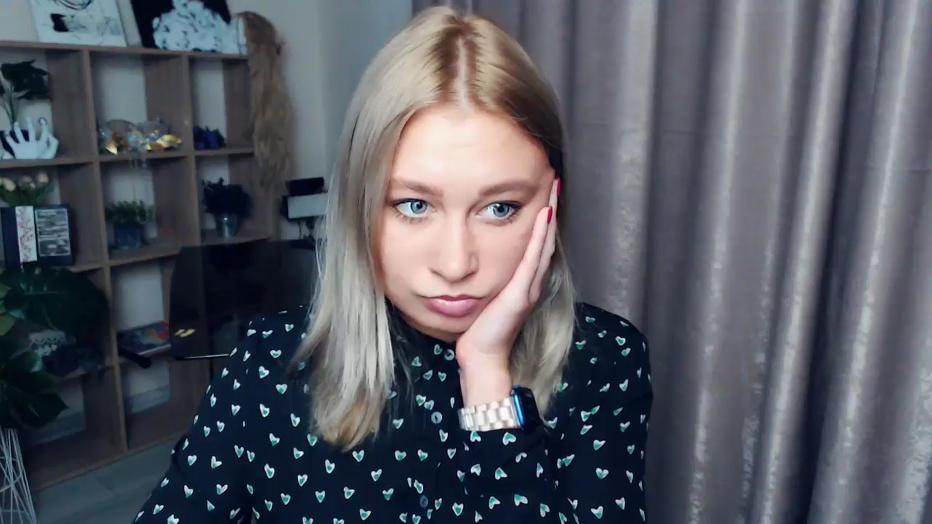 Gallery image thumbnail from Kukla_kolduna's myfreecams stream on, 11/09/2025, 15:07 image 17 of 20