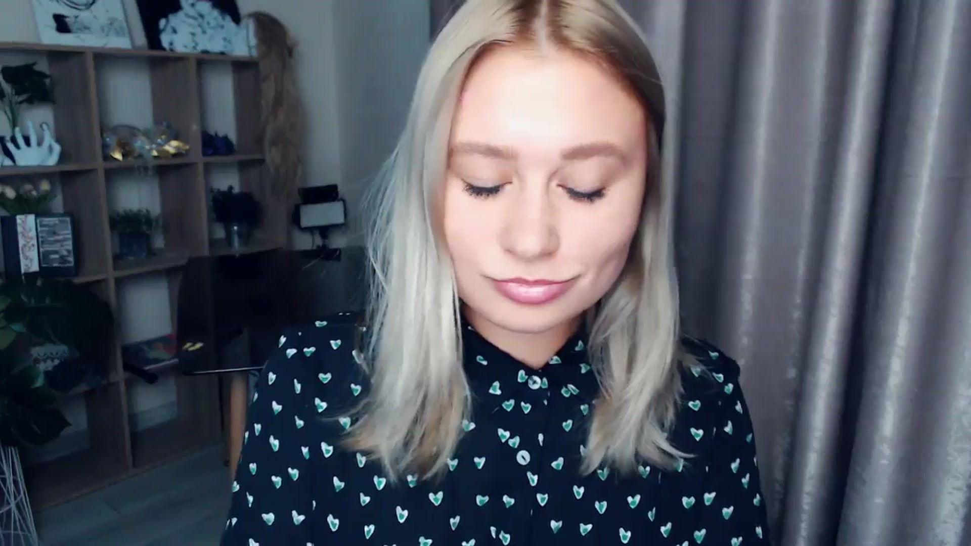 Gallery image thumbnail from Kukla_kolduna's myfreecams stream on, 11/09/2025, 15:07 image 5 of 20