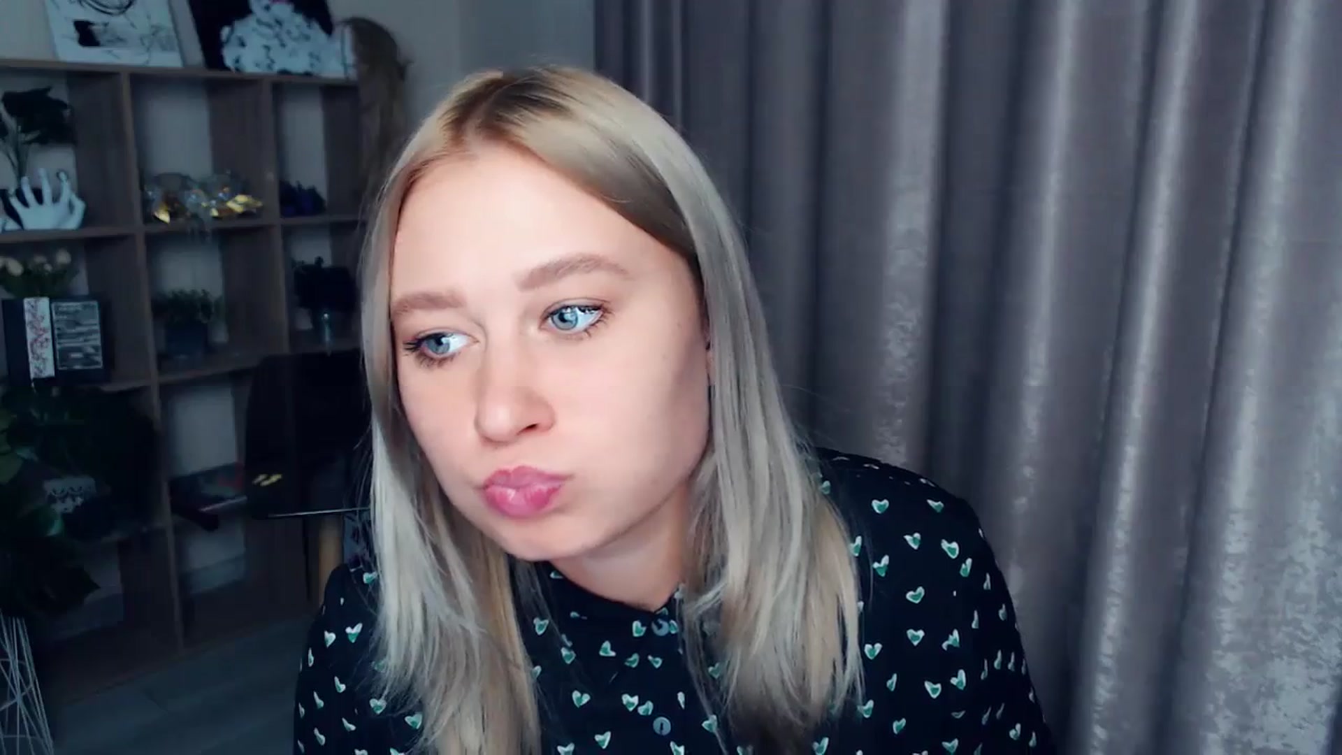 Gallery image thumbnail from Kukla_kolduna's myfreecams stream on, 11/09/2025, 15:49 image 12 of 20