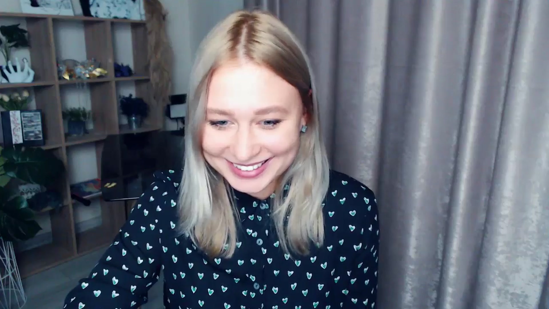 Gallery image thumbnail from Kukla_kolduna's myfreecams stream on, 11/09/2025, 16:33 image 15 of 20