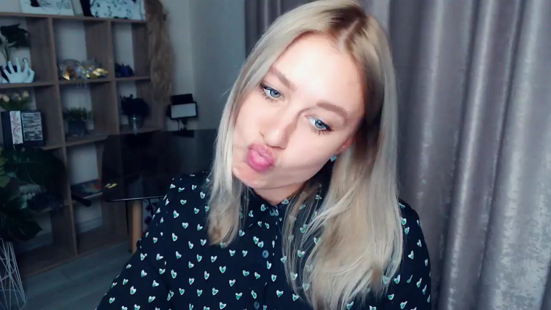 Gallery image thumbnail from Kukla_kolduna's myfreecams stream on, 11/09/2025, 16:33 image 9 of 20