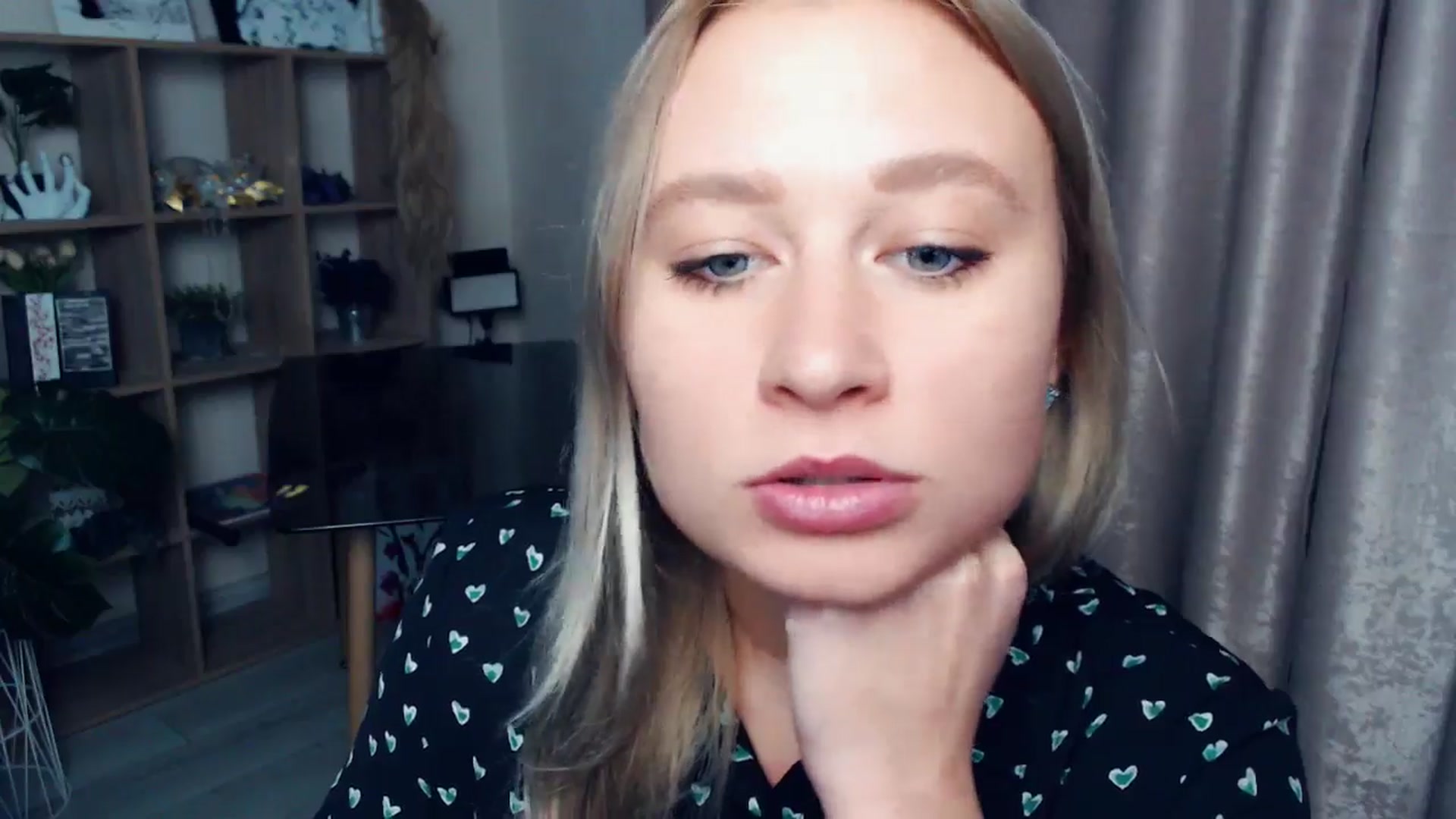Gallery image thumbnail from Kukla_kolduna's myfreecams stream on, 11/09/2025, 17:36 image 17 of 20