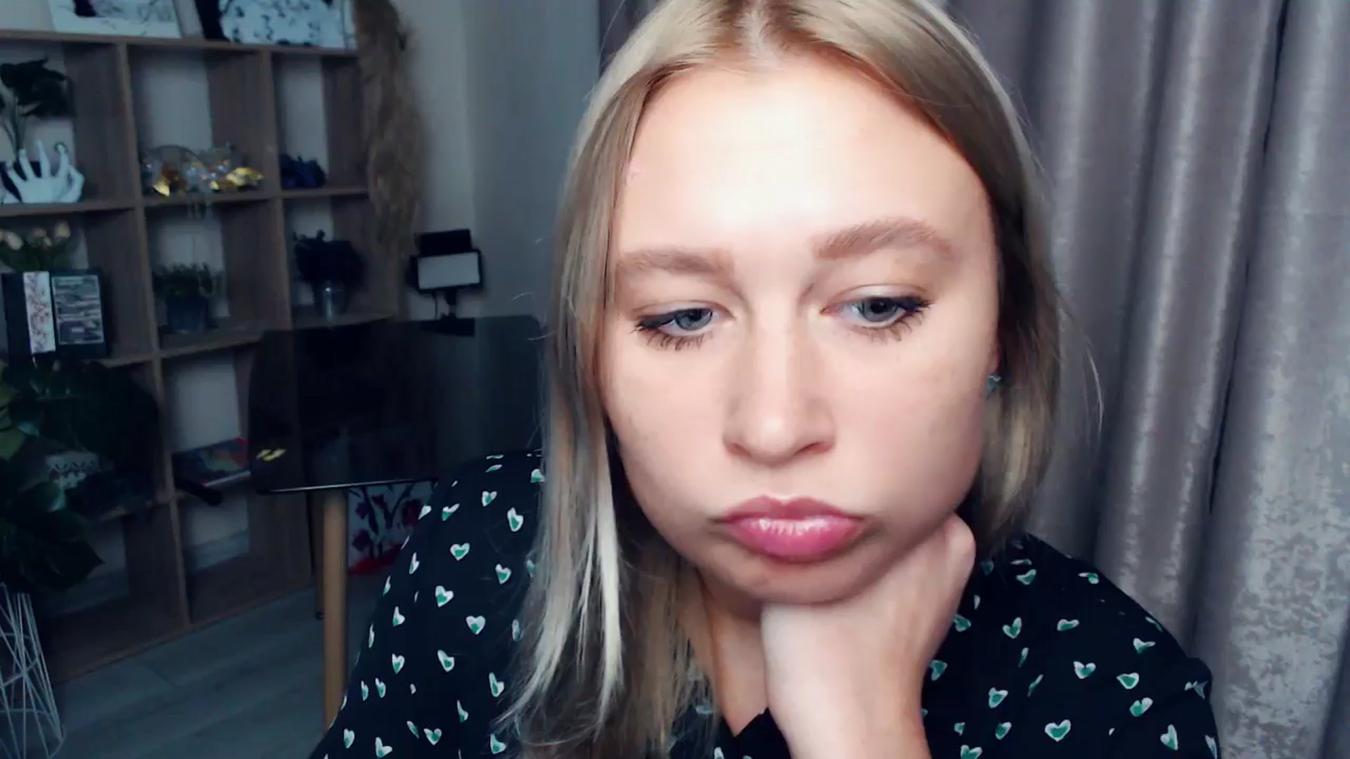 Gallery image thumbnail from Kukla_kolduna's myfreecams stream on, 11/09/2025, 17:36 image 18 of 20