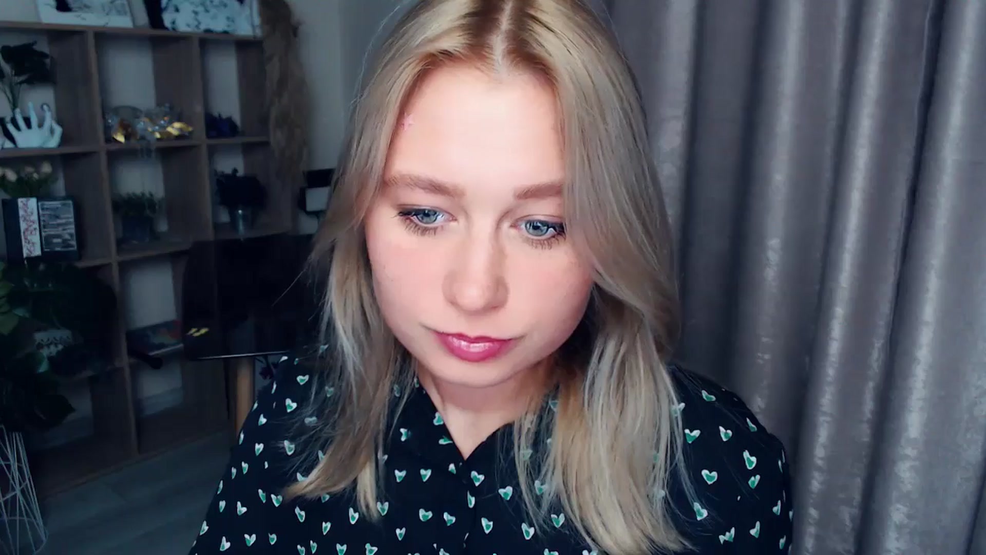 Gallery image thumbnail from Kukla_kolduna's myfreecams stream on, 11/09/2025, 19:03 image 3 of 20