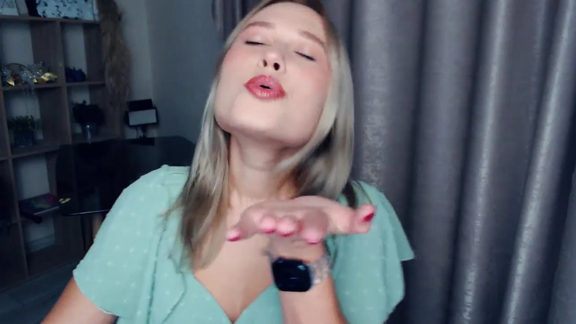 Gallery image thumbnail from Kukla_kolduna's myfreecams stream on, 11/12/2025, 17:37 image 2 of 20