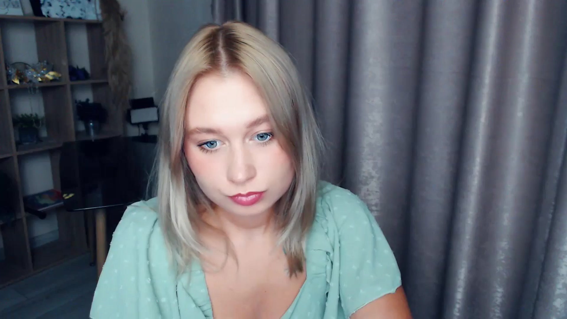 Gallery image thumbnail from Kukla_kolduna's myfreecams stream on, 11/12/2025, 18:30 image 13 of 20