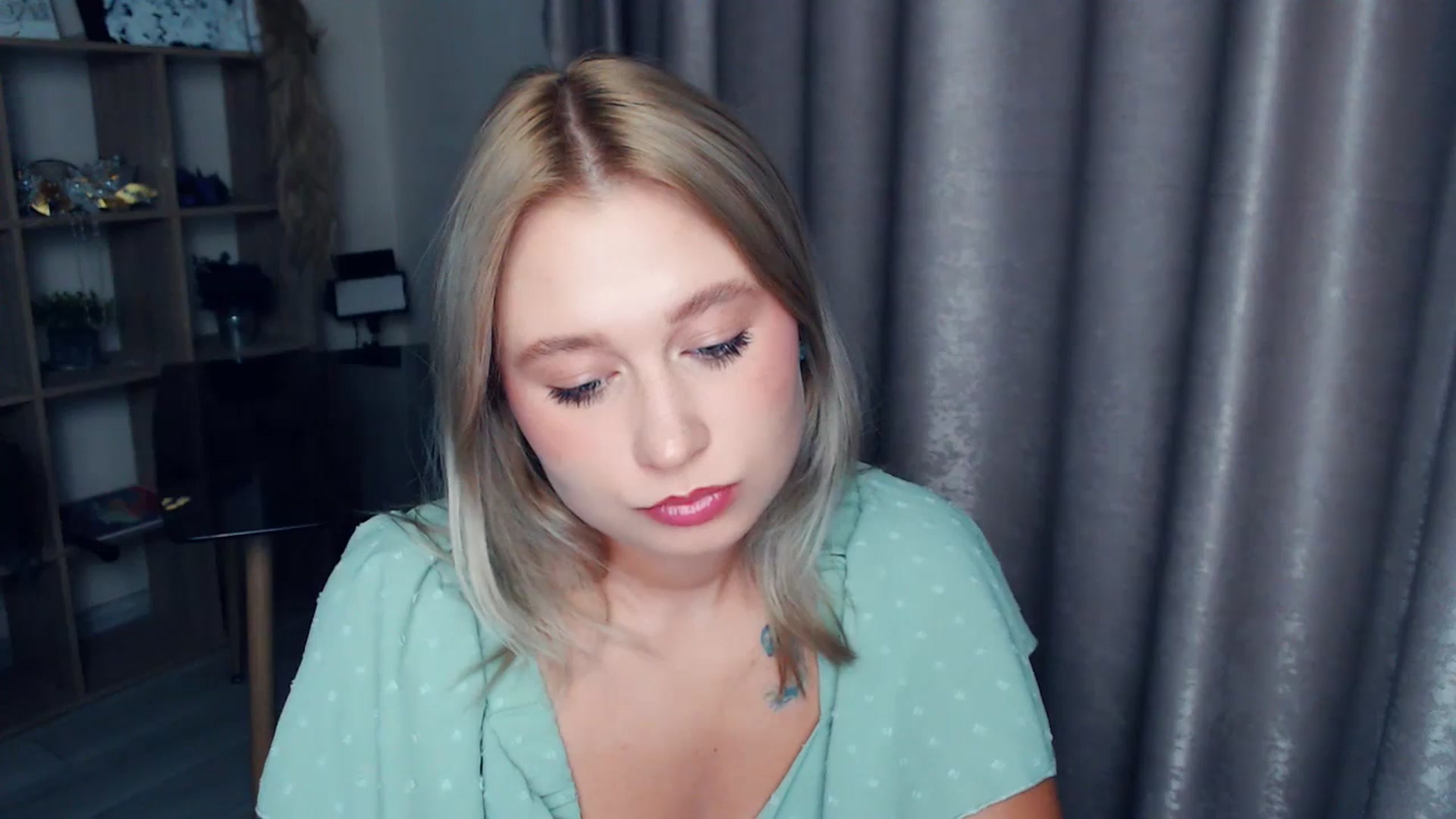 Gallery image thumbnail from Kukla_kolduna's myfreecams stream on, 11/12/2025, 18:30 image 8 of 20