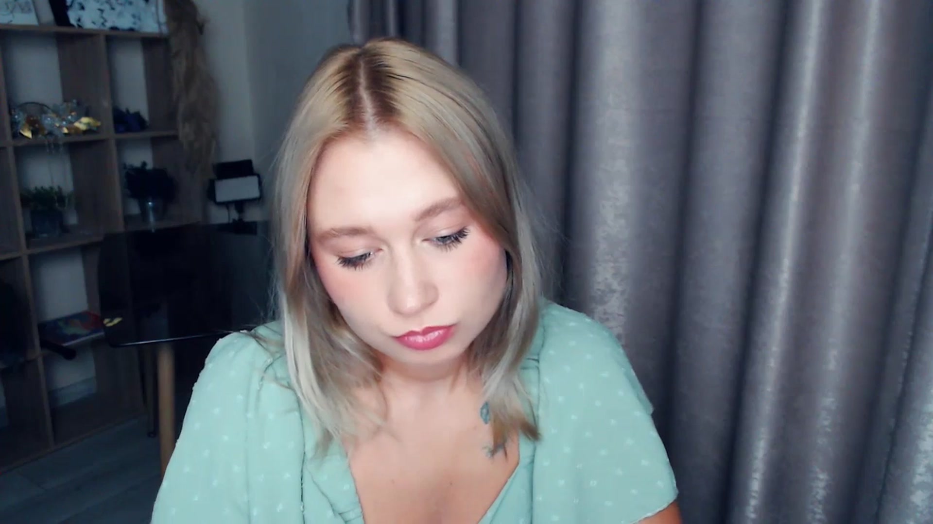 Gallery image thumbnail from Kukla_kolduna's myfreecams stream on, 11/12/2025, 18:30 image 9 of 20