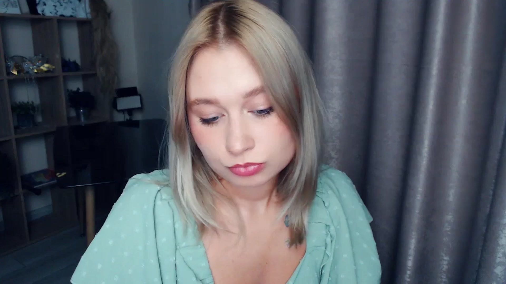 Gallery image thumbnail from Kukla_kolduna's myfreecams stream on, 11/12/2025, 18:30 image 14 of 20