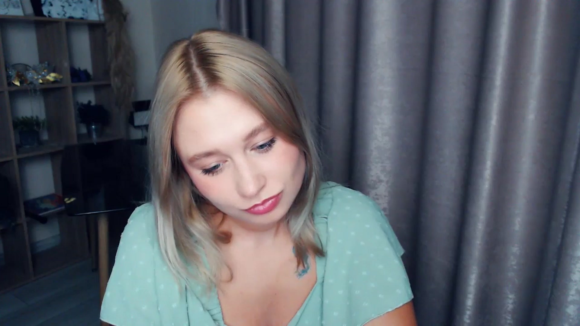 Gallery image thumbnail from Kukla_kolduna's myfreecams stream on, 11/12/2025, 18:30 image 10 of 20