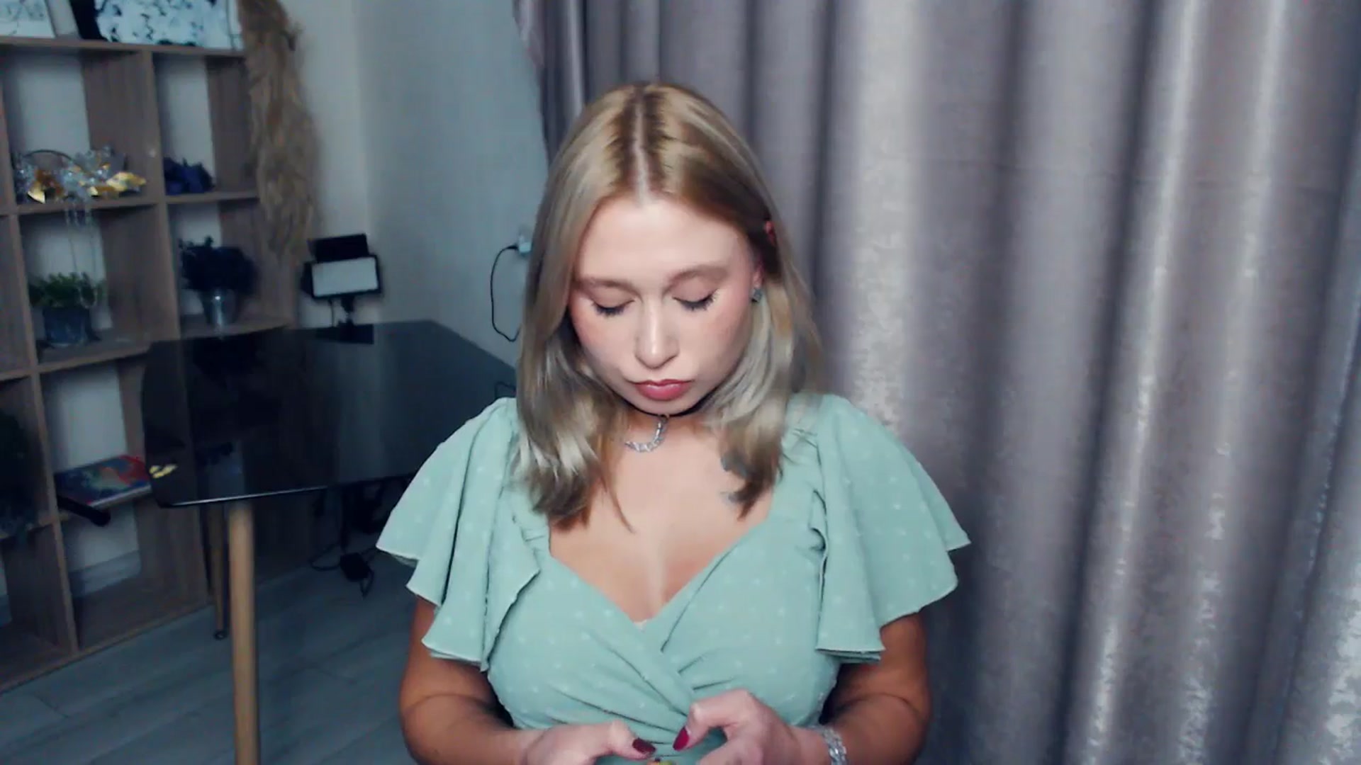 Gallery image thumbnail from Kukla_kolduna's myfreecams stream on, 11/12/2025, 18:45 image 7 of 20