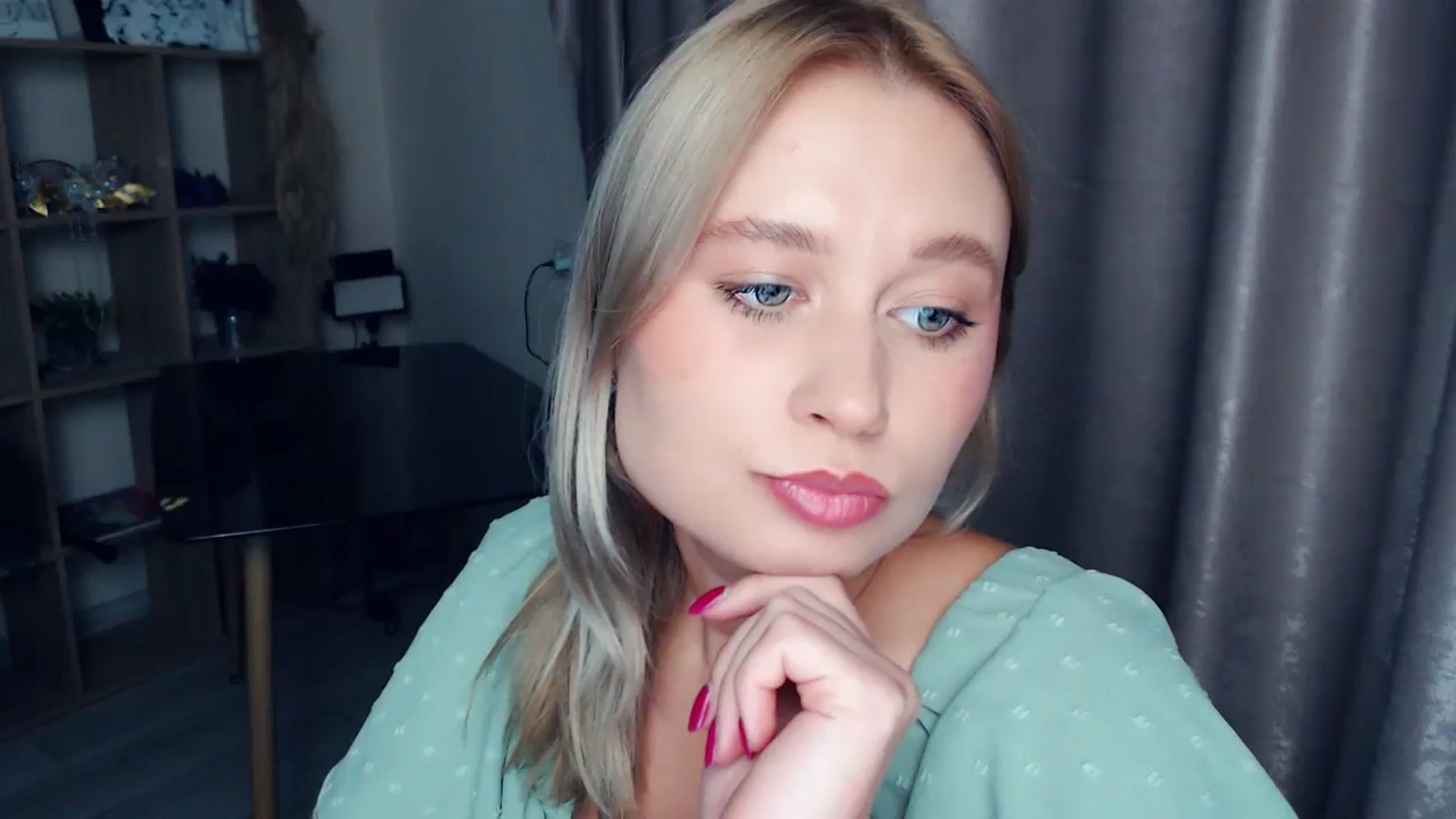 Gallery image thumbnail from Kukla_kolduna's myfreecams stream on, 11/12/2025, 18:45 image 19 of 20