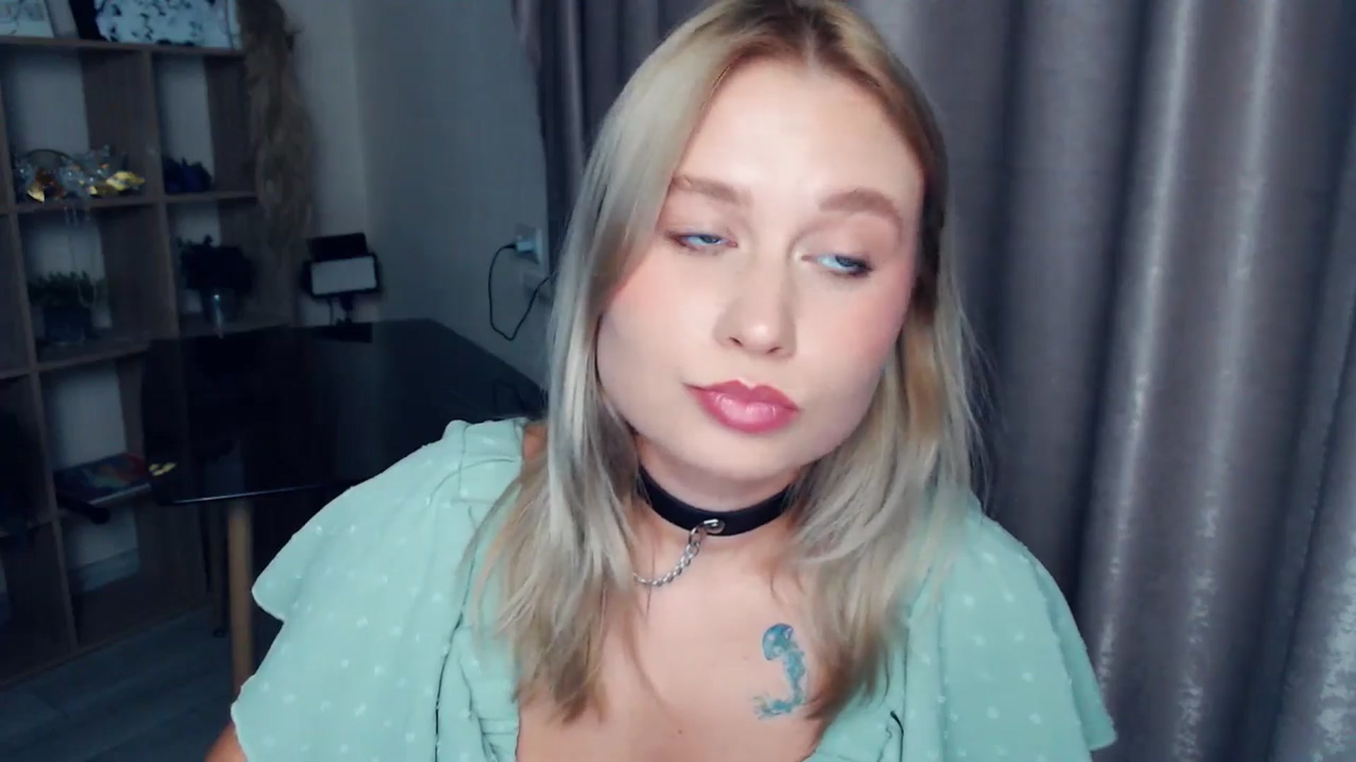 Gallery image thumbnail from Kukla_kolduna's myfreecams stream on, 11/12/2025, 18:45 image 9 of 20