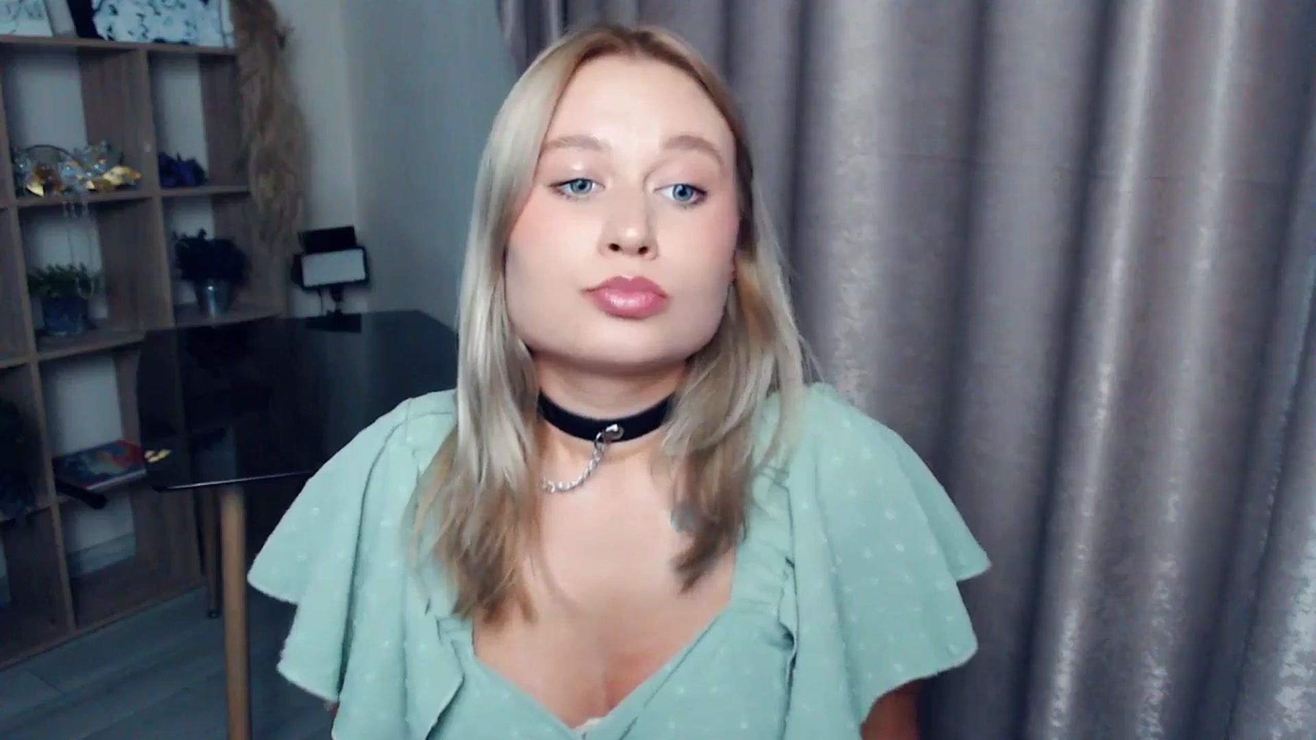 Gallery image thumbnail from Kukla_kolduna's myfreecams stream on, 11/12/2025, 18:45 image 6 of 20