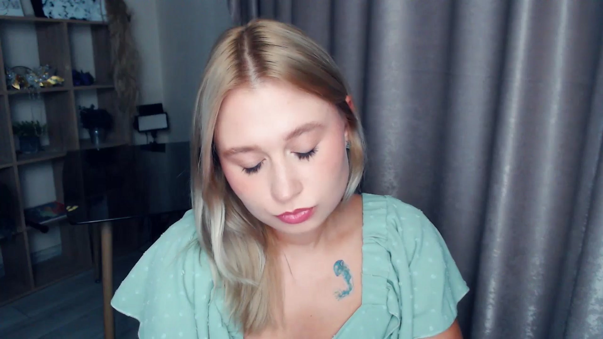 Gallery image thumbnail from Kukla_kolduna's myfreecams stream on, 11/12/2025, 19:09 image 6 of 20