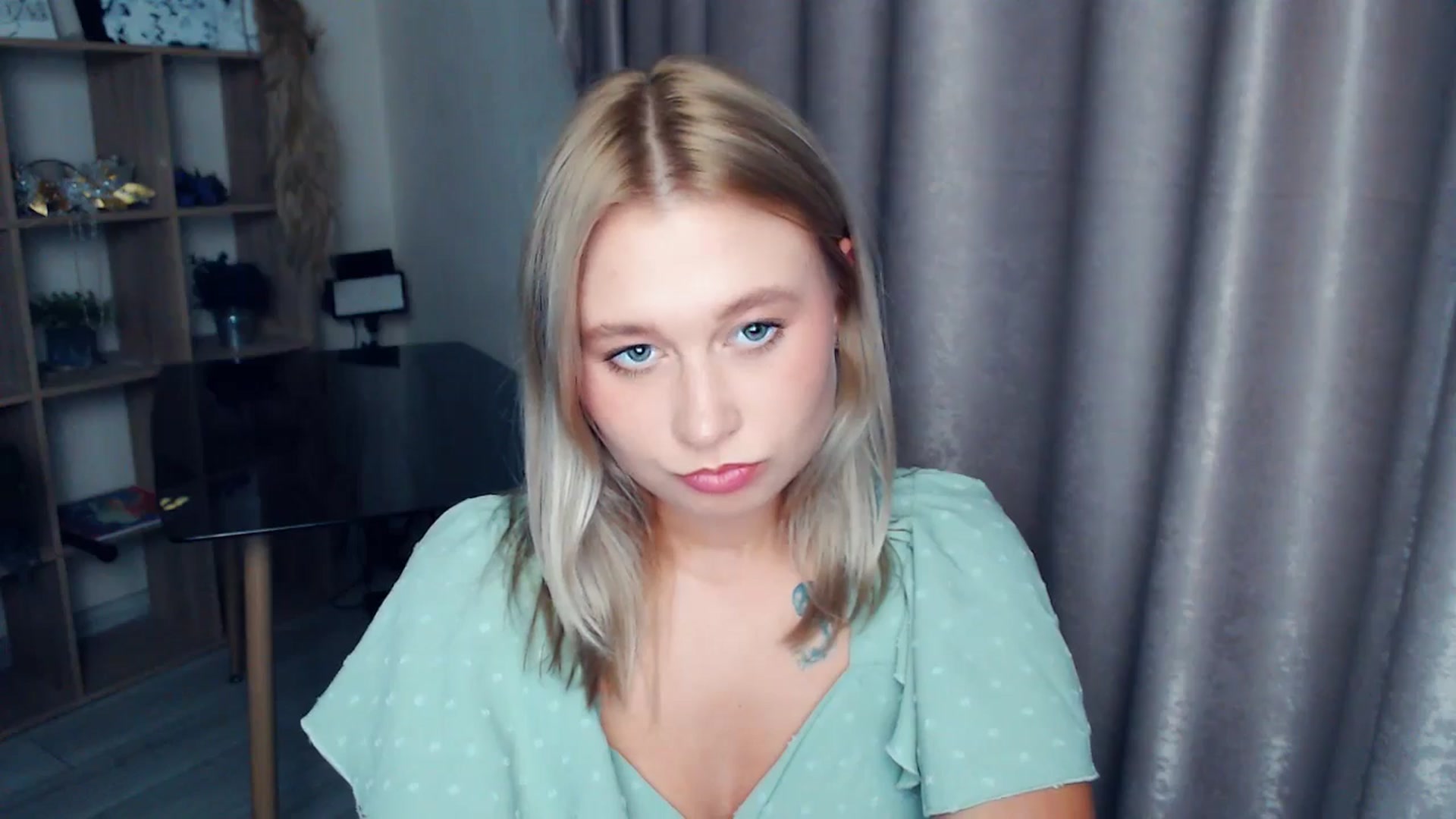 Gallery image thumbnail from Kukla_kolduna's myfreecams stream on, 11/12/2025, 19:09 image 17 of 20