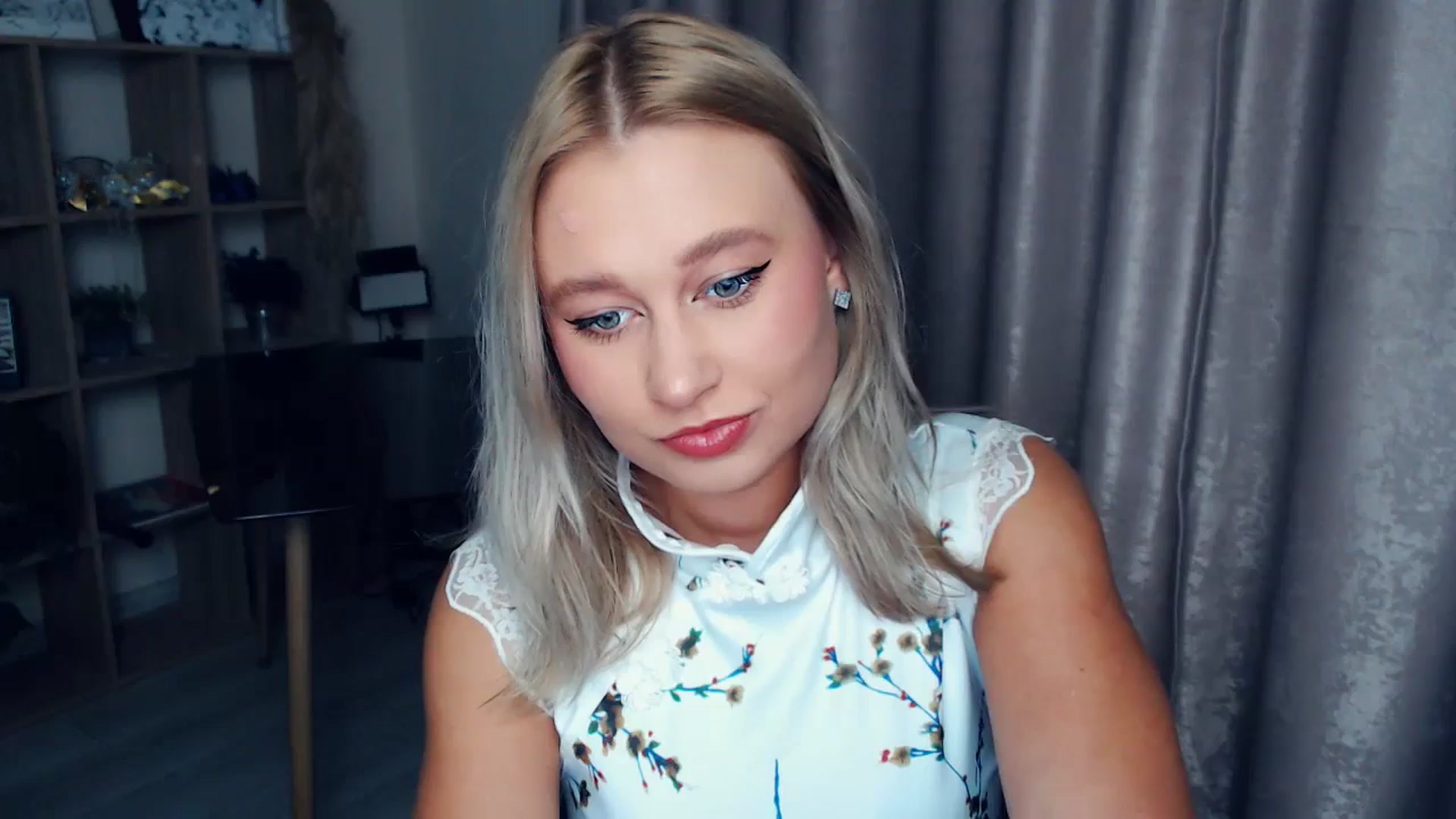 Gallery image thumbnail from Kukla_kolduna's myfreecams stream on, 11/13/2025, 15:54 image 7 of 20