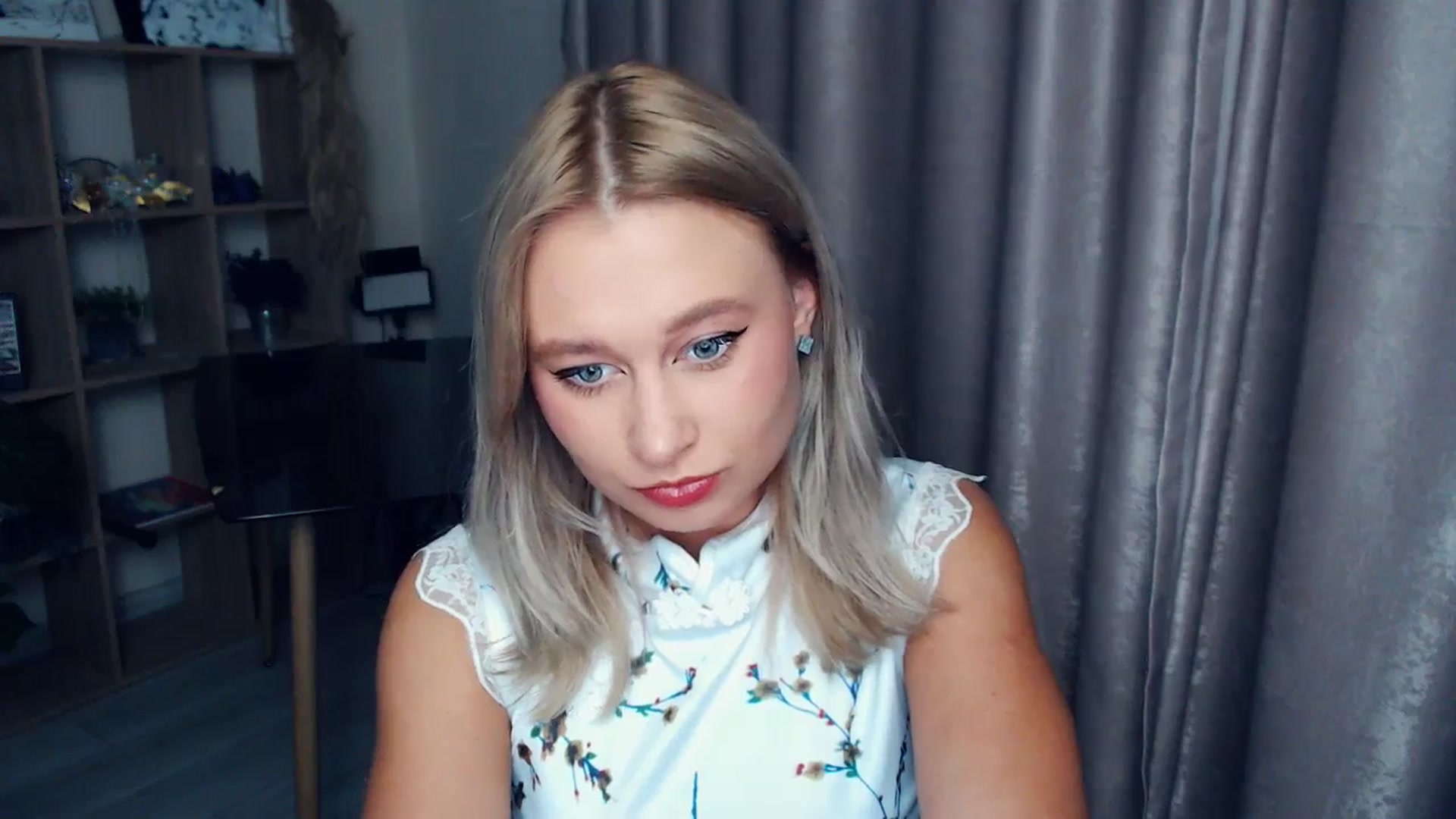 Gallery image thumbnail from Kukla_kolduna's myfreecams stream on, 11/13/2025, 16:34 image 7 of 20