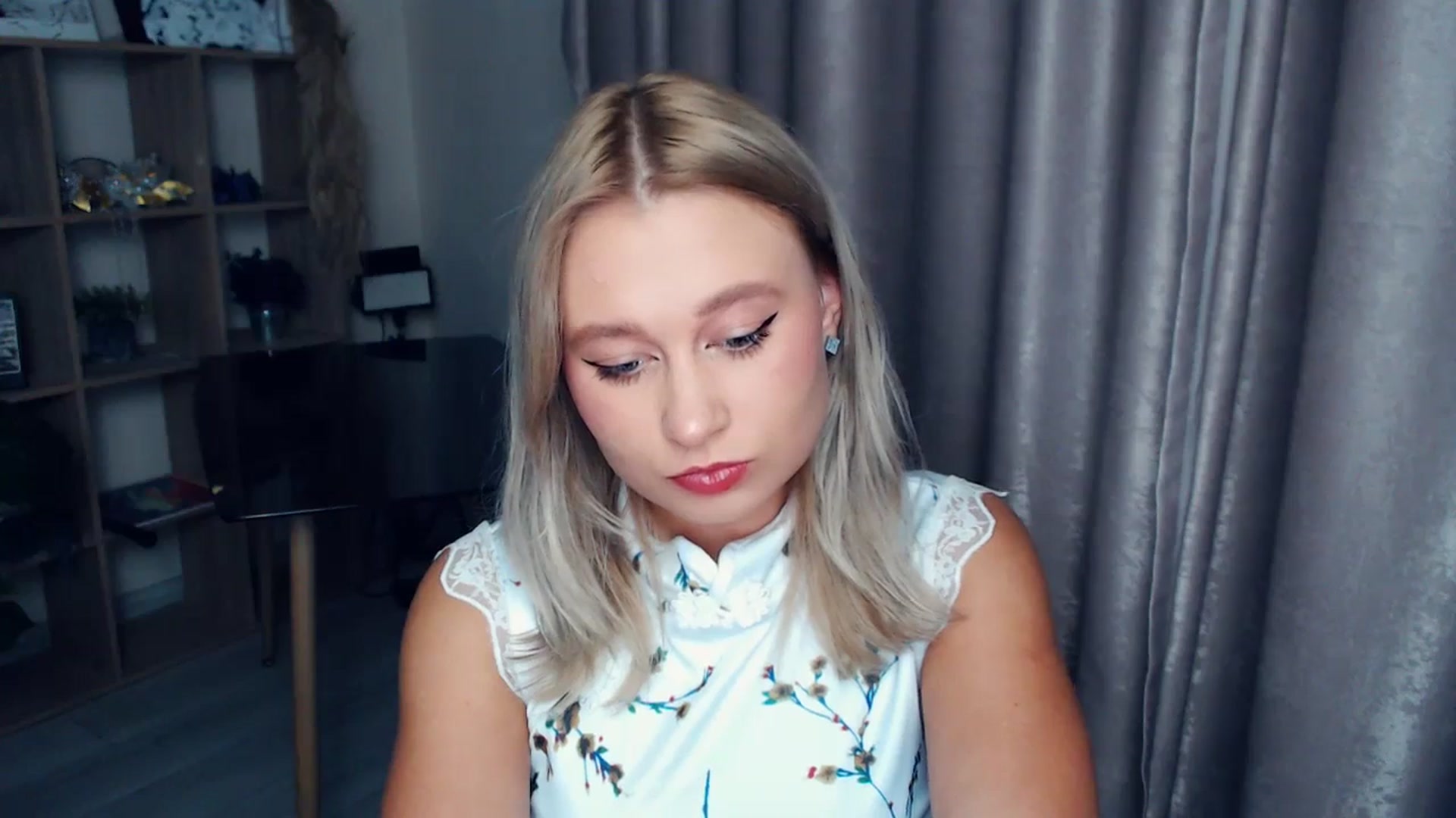 Gallery image thumbnail from Kukla_kolduna's myfreecams stream on, 11/13/2025, 16:34 image 8 of 20