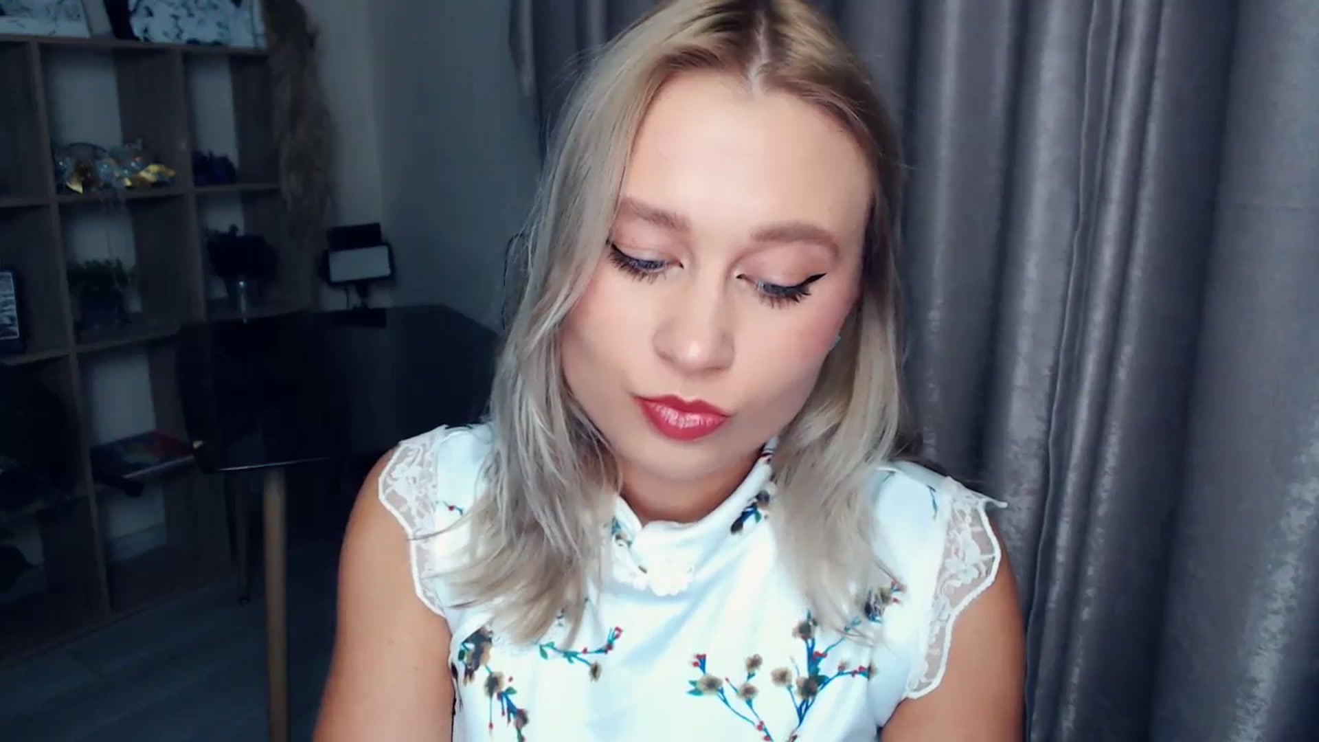 Gallery image thumbnail from Kukla_kolduna's myfreecams stream on, 11/13/2025, 16:47 image 15 of 20