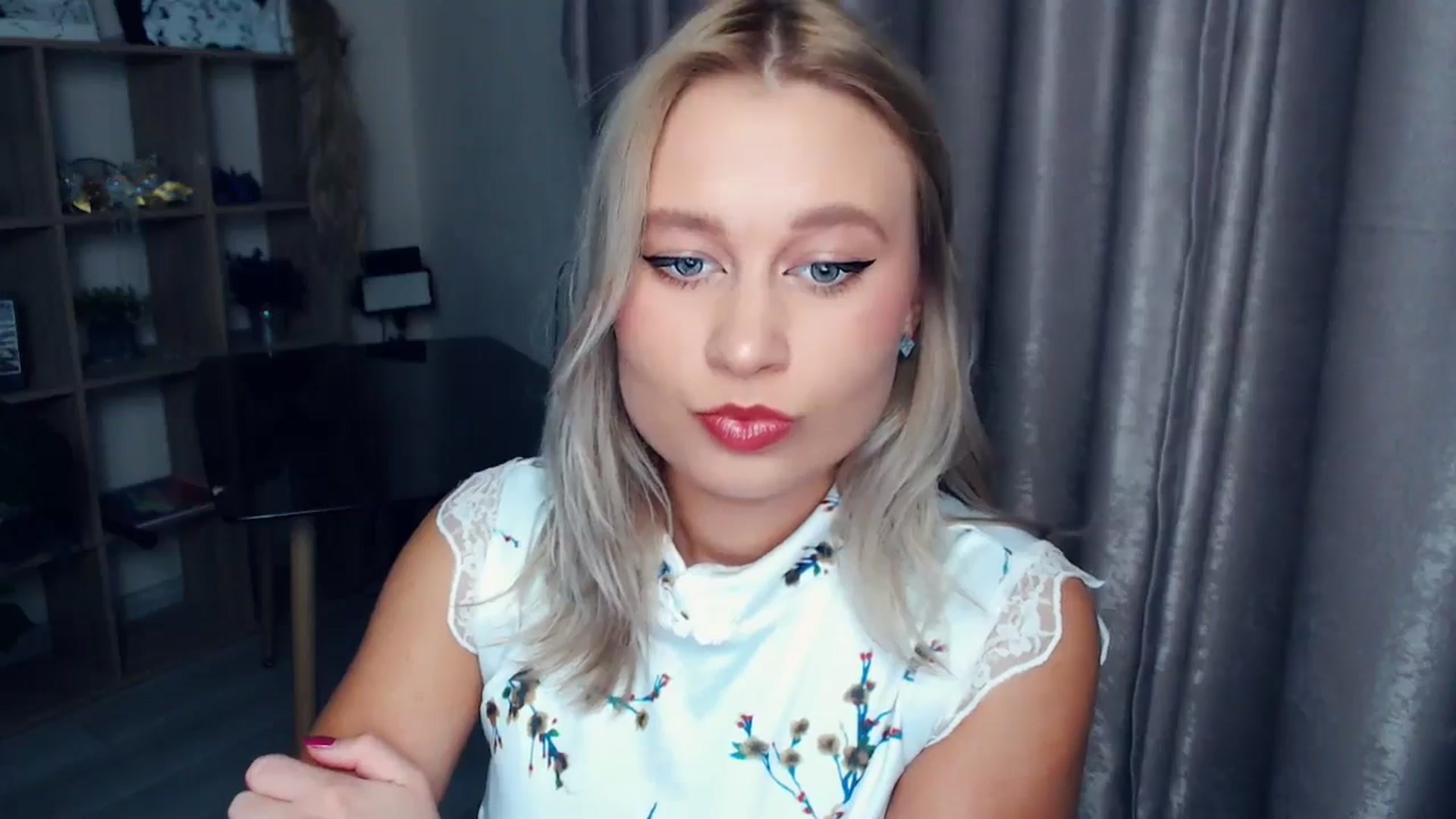 Gallery image thumbnail from Kukla_kolduna's myfreecams stream on, 11/13/2025, 16:47 image 16 of 20