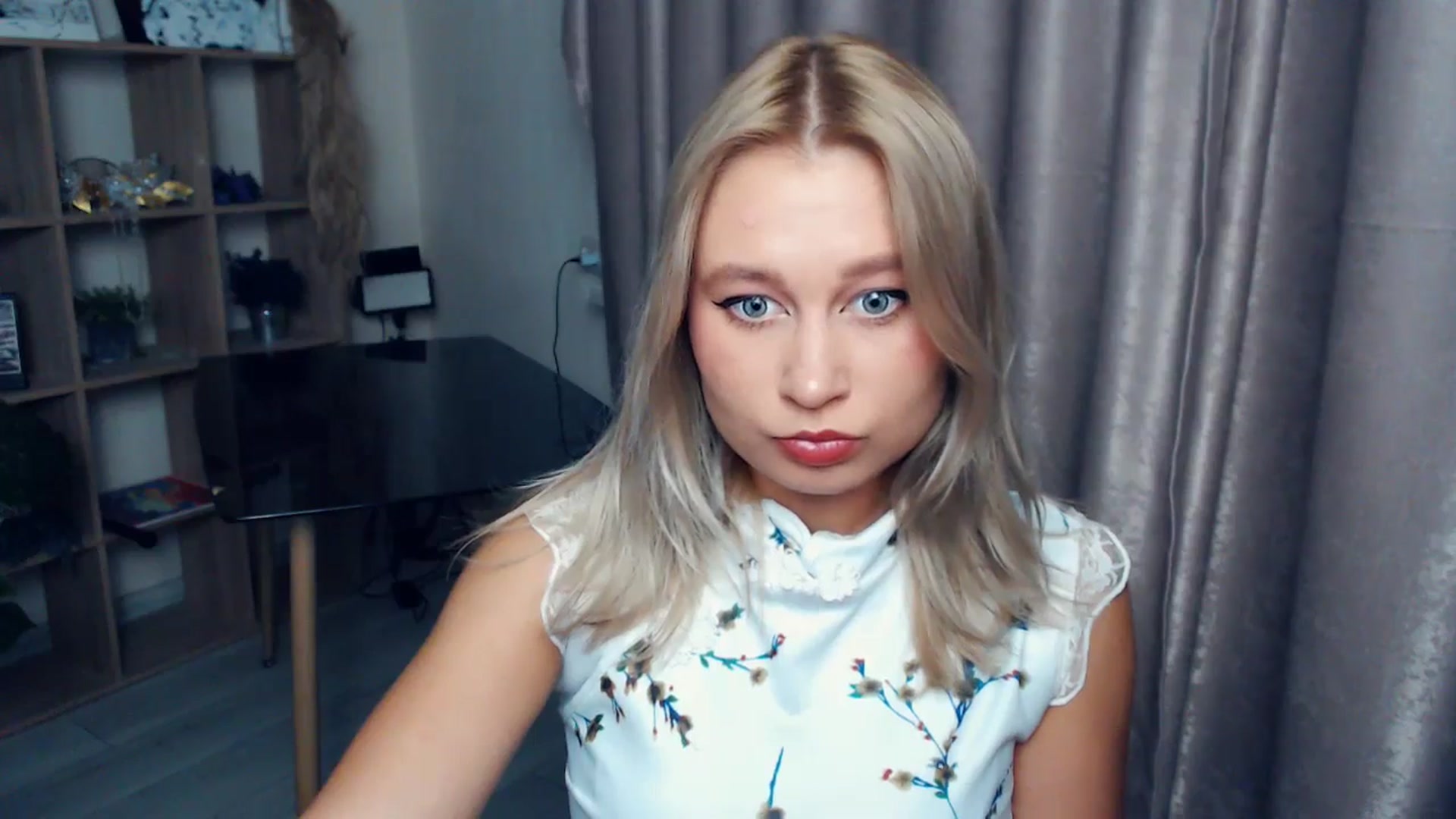 Gallery image thumbnail from Kukla_kolduna's myfreecams stream on, 11/13/2025, 17:17 image 7 of 20