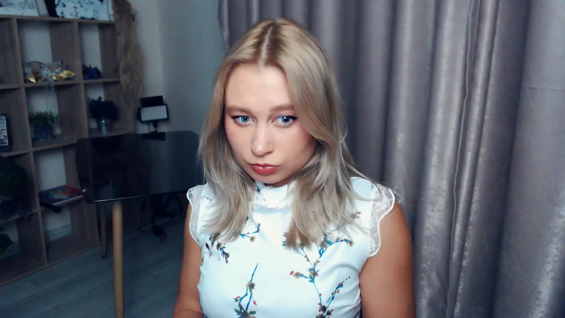 Gallery image thumbnail from Kukla_kolduna's myfreecams stream on, 11/13/2025, 17:17 image 5 of 20