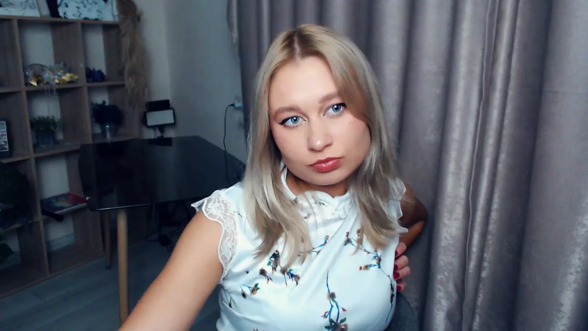 Gallery image thumbnail from Kukla_kolduna's myfreecams stream on, 11/13/2025, 17:17 image 13 of 20