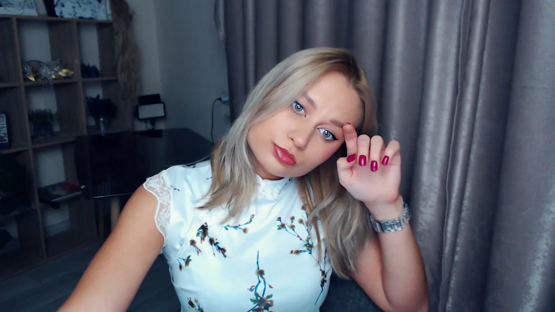 Gallery image thumbnail from Kukla_kolduna's myfreecams stream on, 11/13/2025, 17:17 image 10 of 20