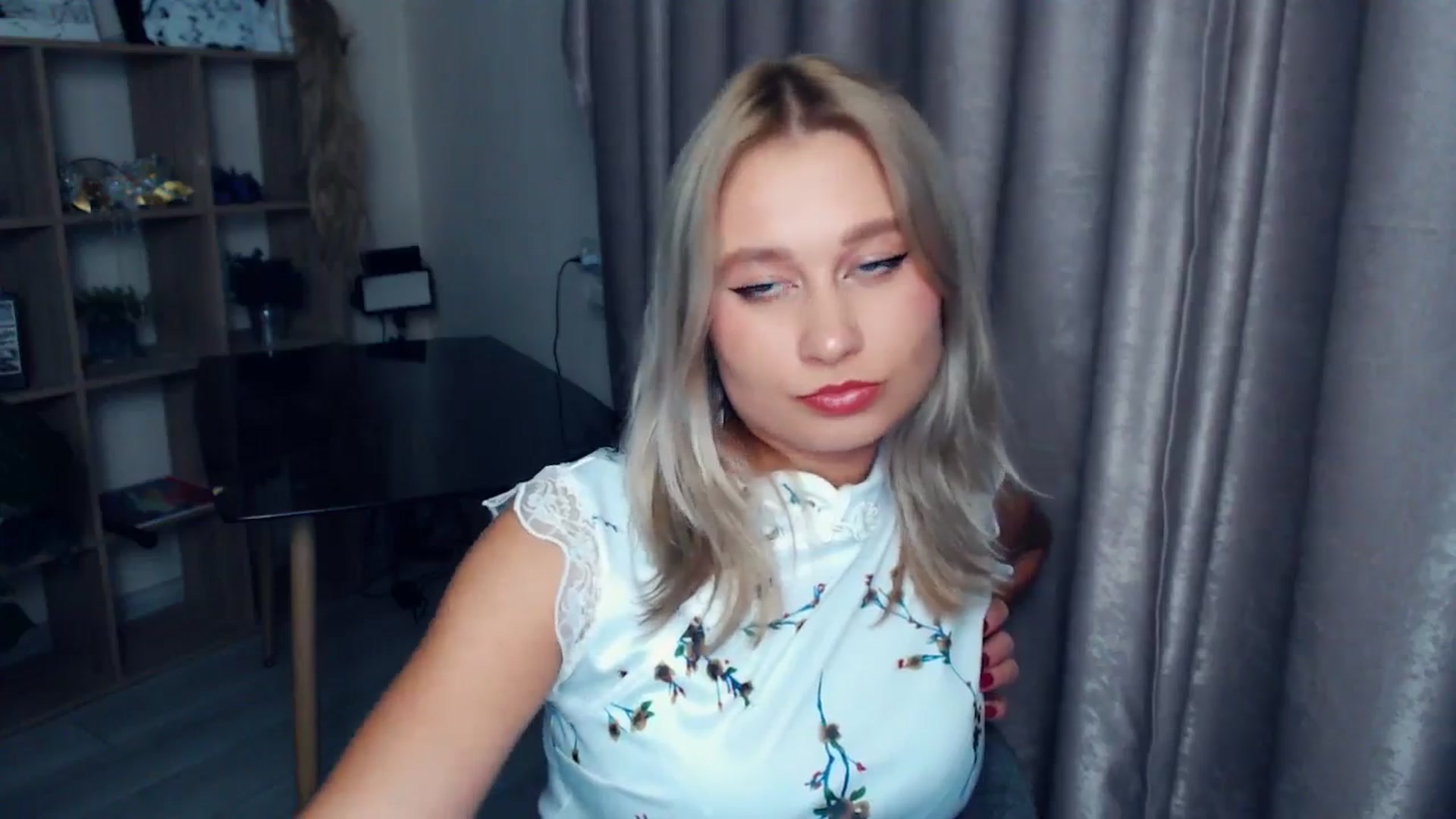 Gallery image thumbnail from Kukla_kolduna's myfreecams stream on, 11/13/2025, 17:17 image 12 of 20