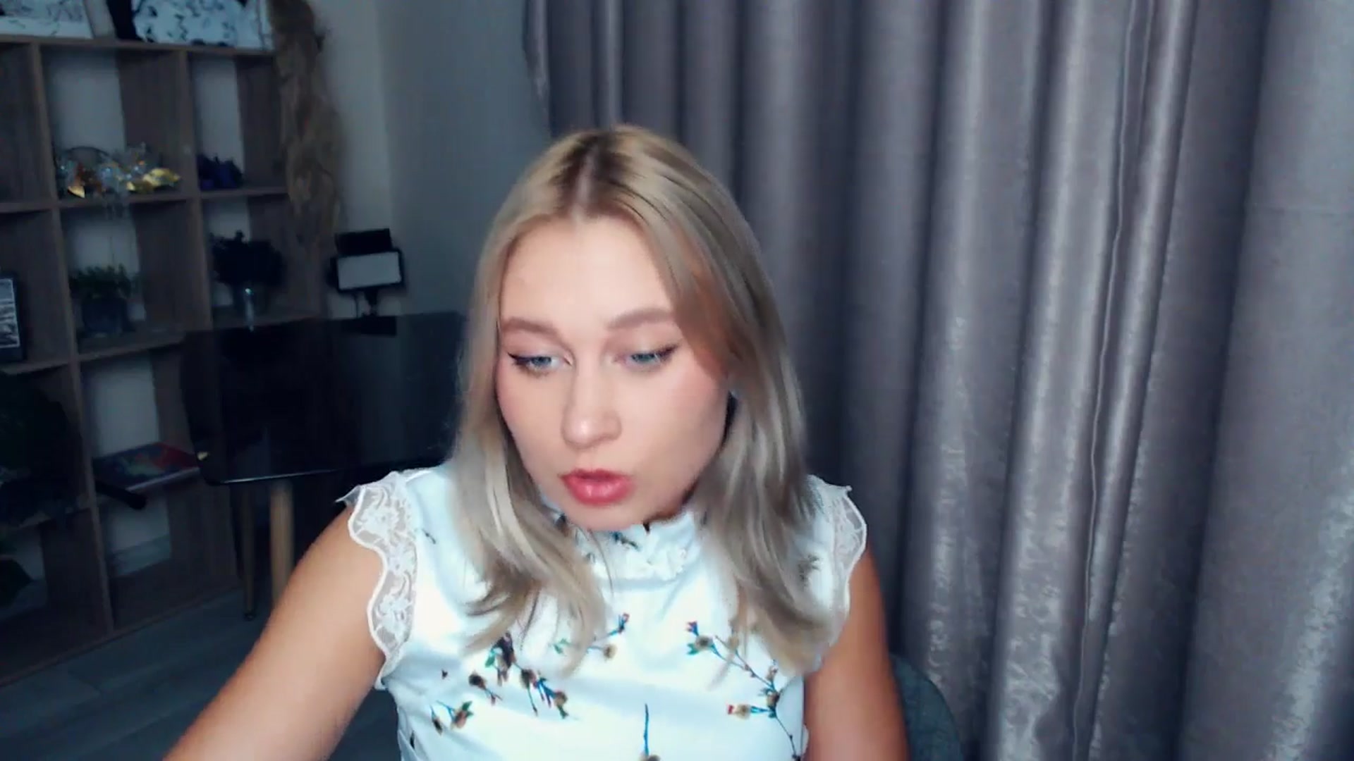 Gallery image thumbnail from Kukla_kolduna's myfreecams stream on, 11/13/2025, 17:17 image 19 of 20