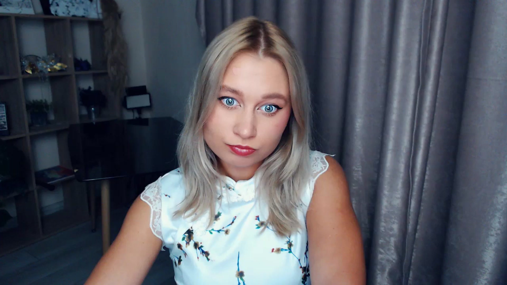 Gallery image thumbnail from Kukla_kolduna's myfreecams stream on, 11/13/2025, 17:17 image 15 of 20